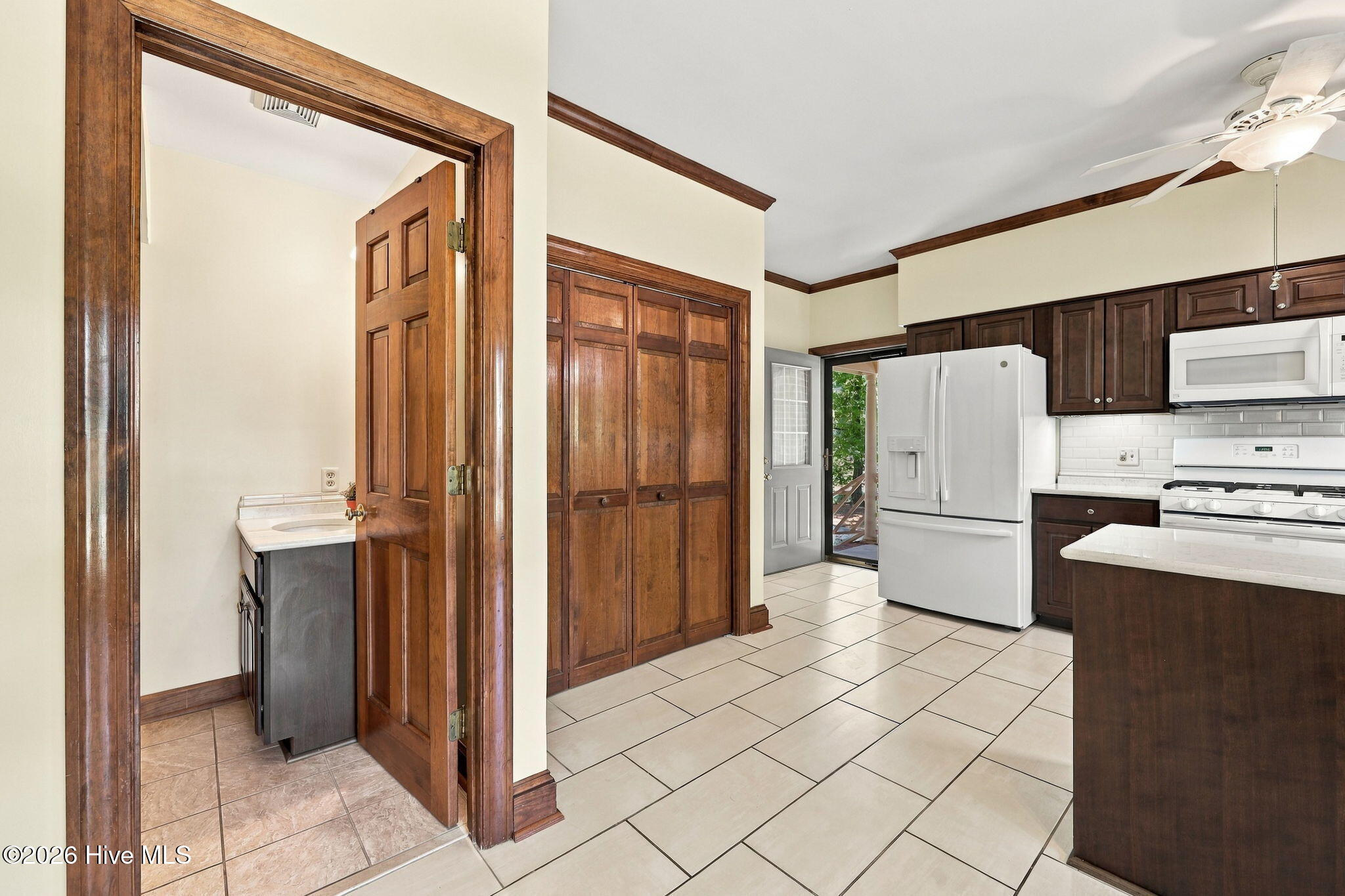 602 Kempton Drive Property Photo 18