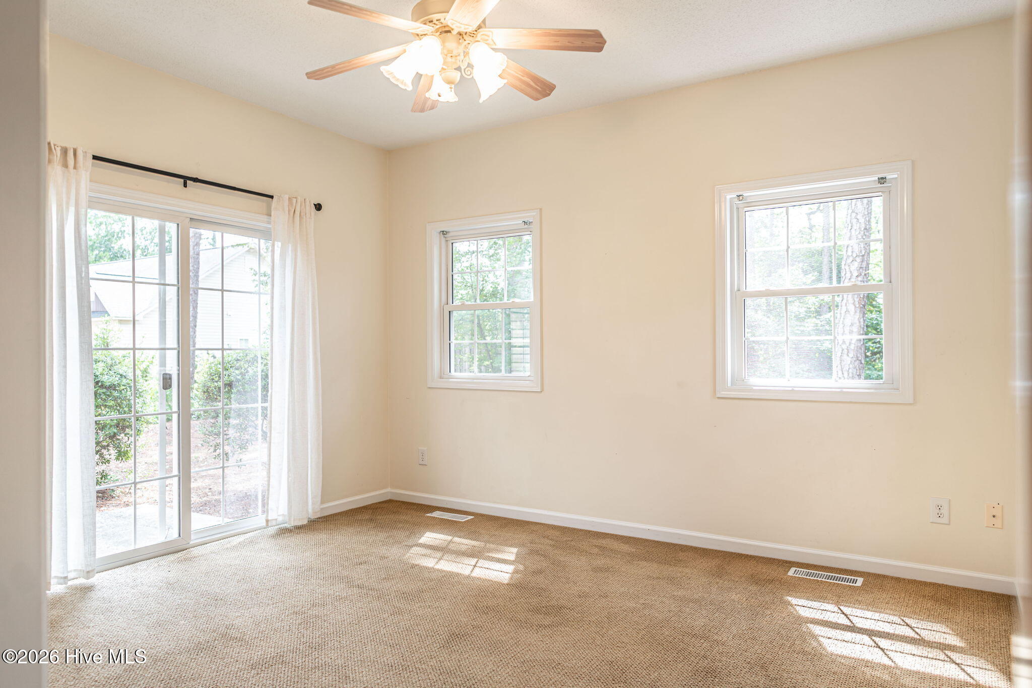 2 Ice Court Property Photo 12