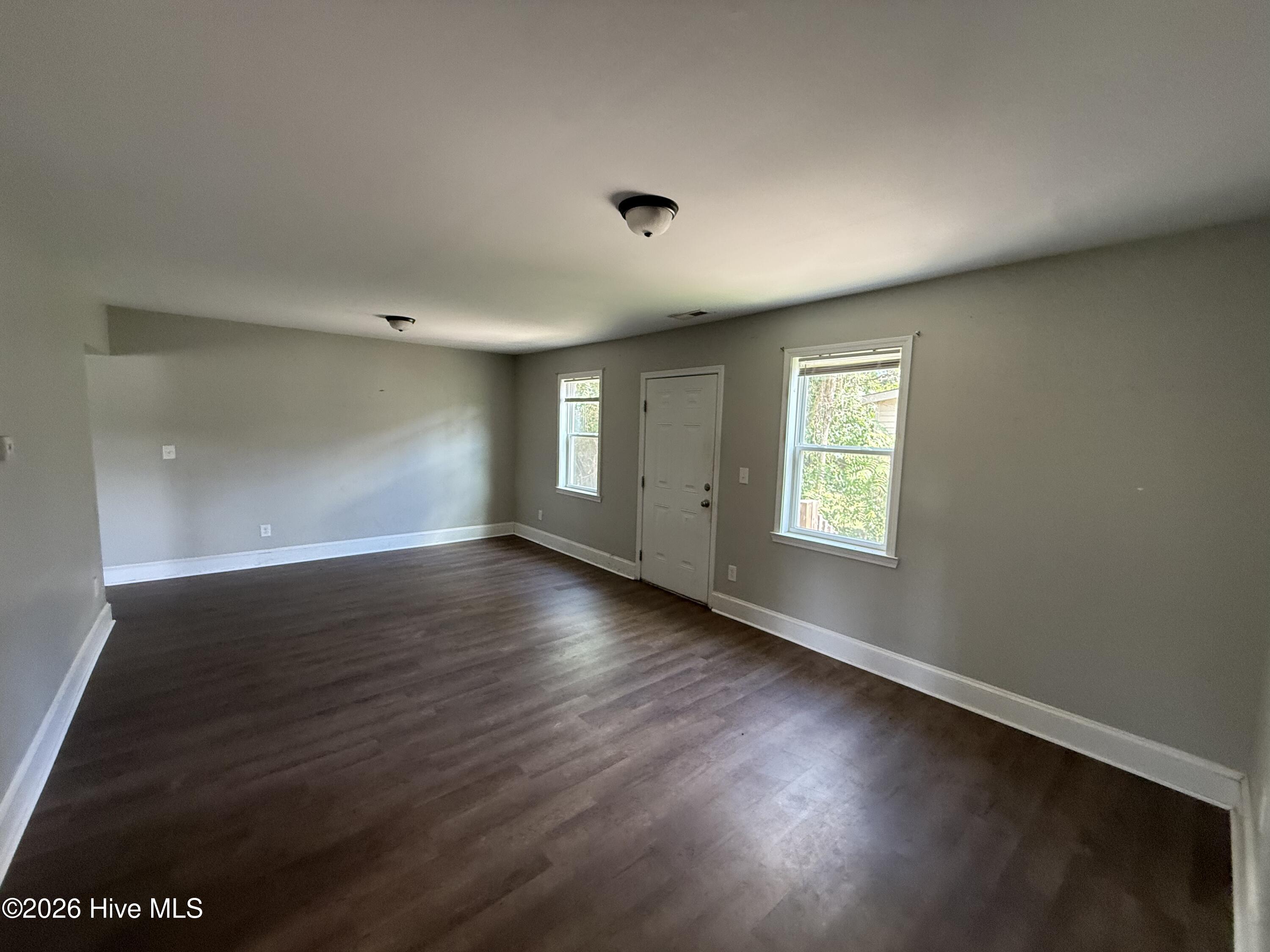 800 E Gordon Street Property Photo 4