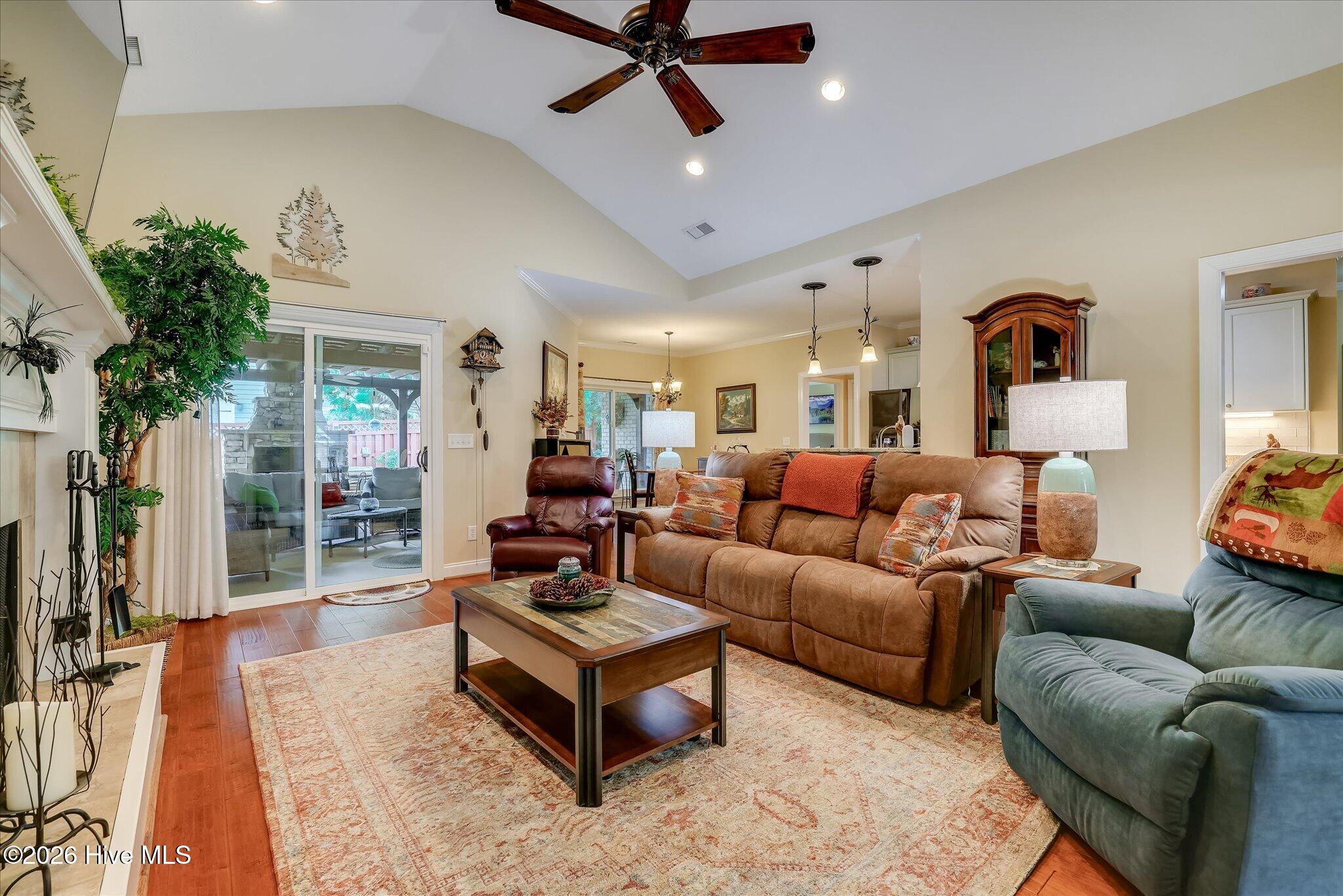 1210 Greenwich Pass Property Photo 8