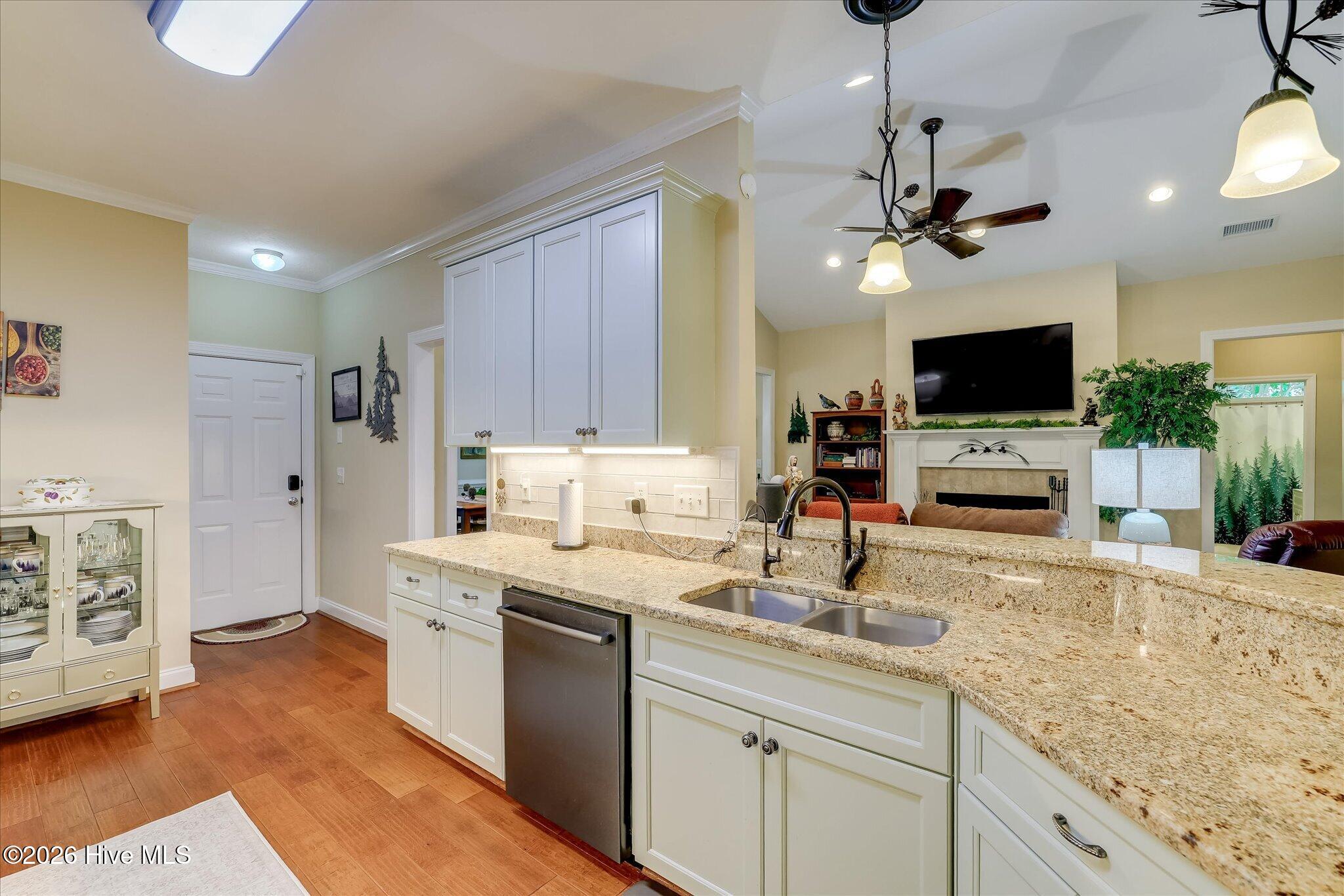 1210 Greenwich Pass Property Photo 14
