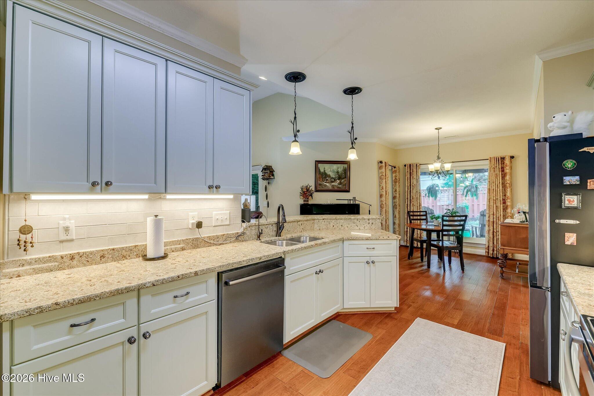 1210 Greenwich Pass Property Photo 15