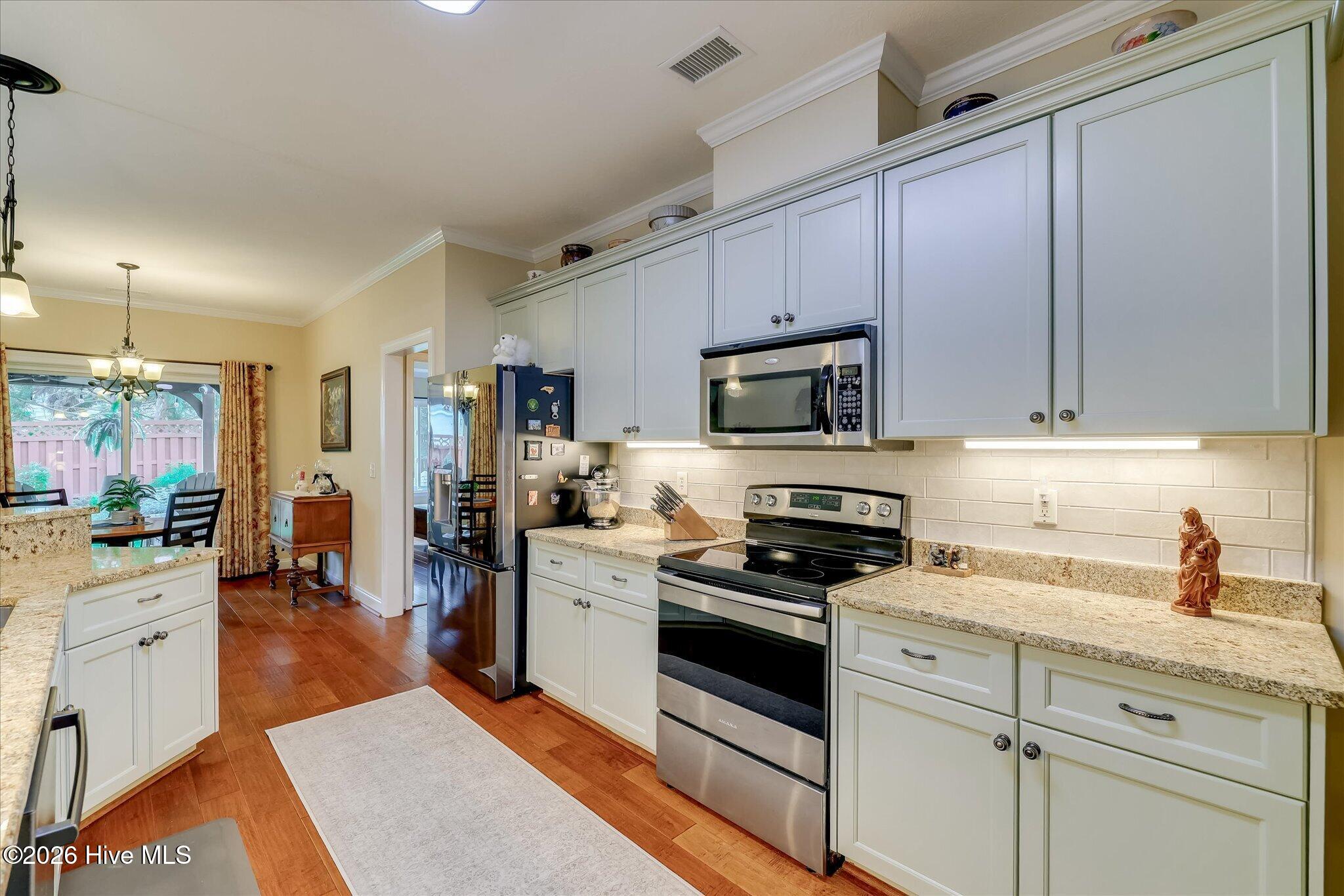 1210 Greenwich Pass Property Photo 16
