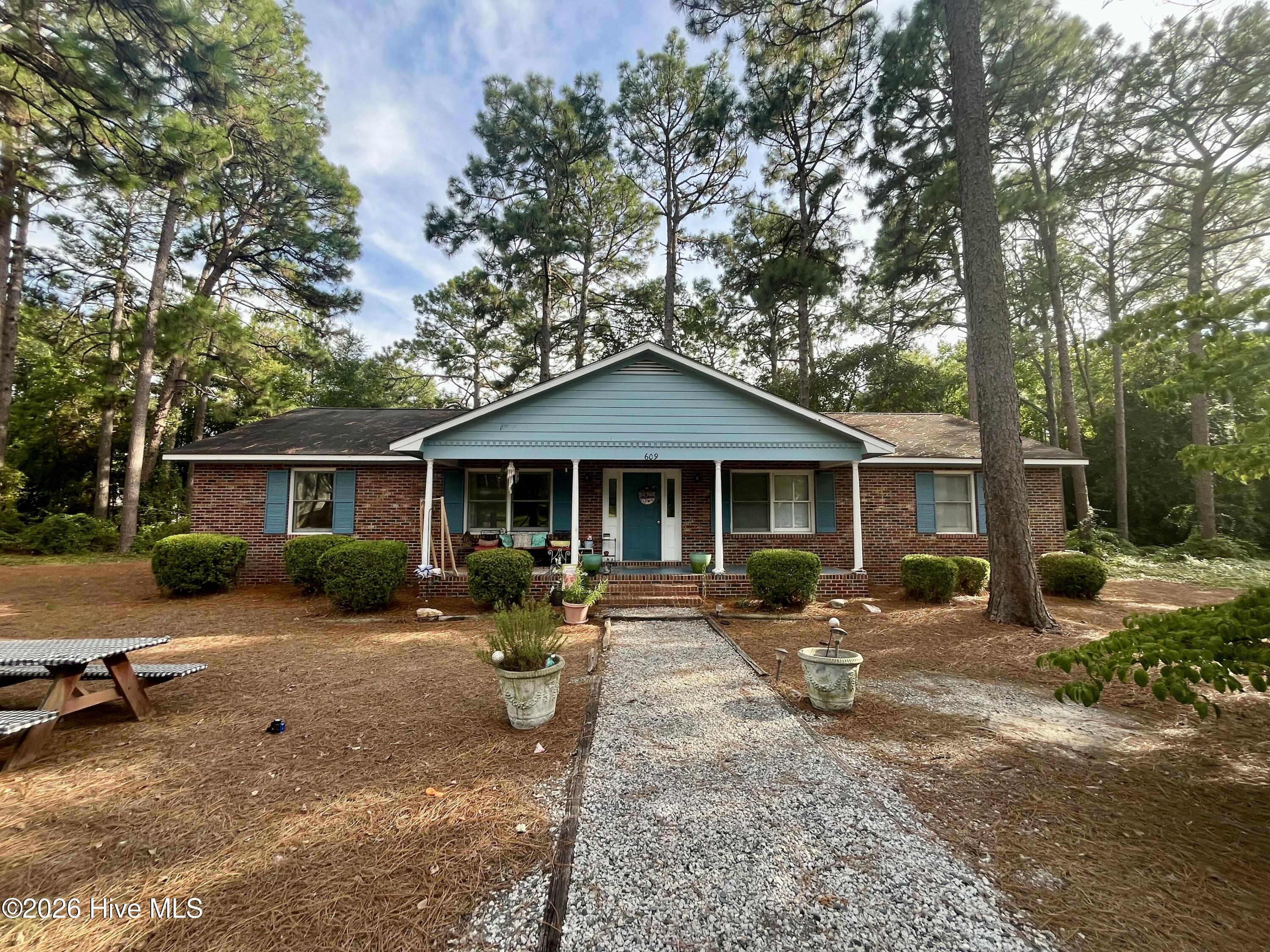 609 Longleaf Road A Property Photo 2