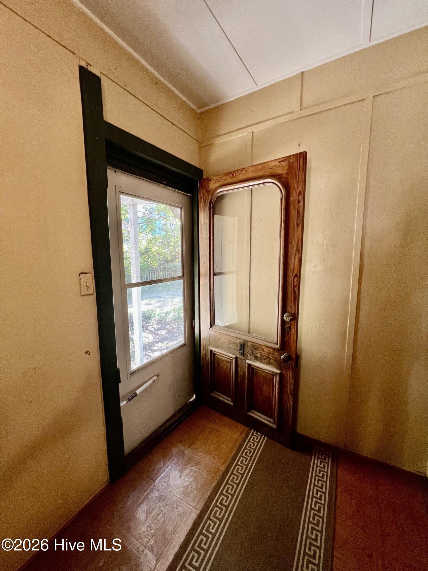 609 E Main Street Property Photo 17