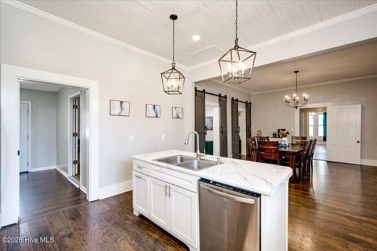 307 W 7th Street Property Photo 5