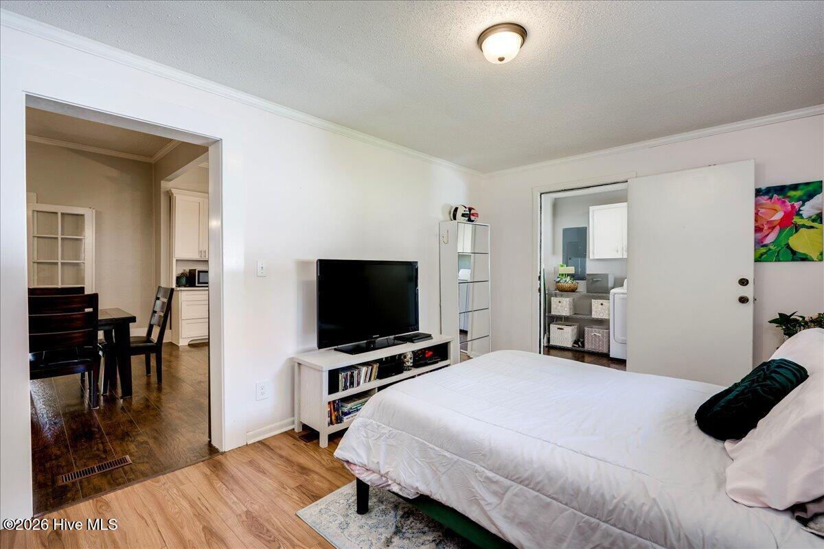 307 W 7th Street Property Photo 20