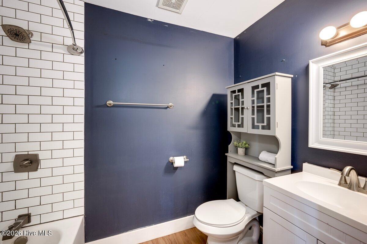 307 W 7th Street Property Photo 23