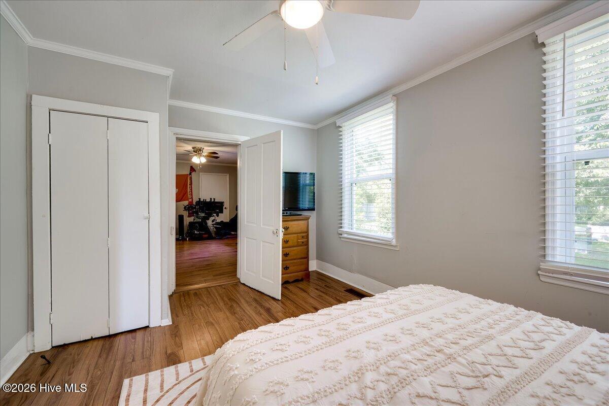 307 W 7th Street Property Photo 24