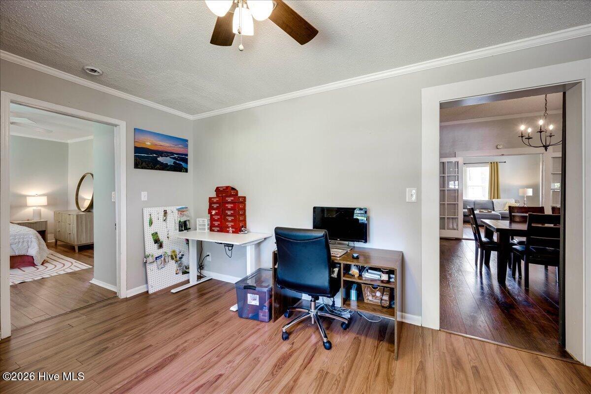 307 W 7th Street Property Photo 27