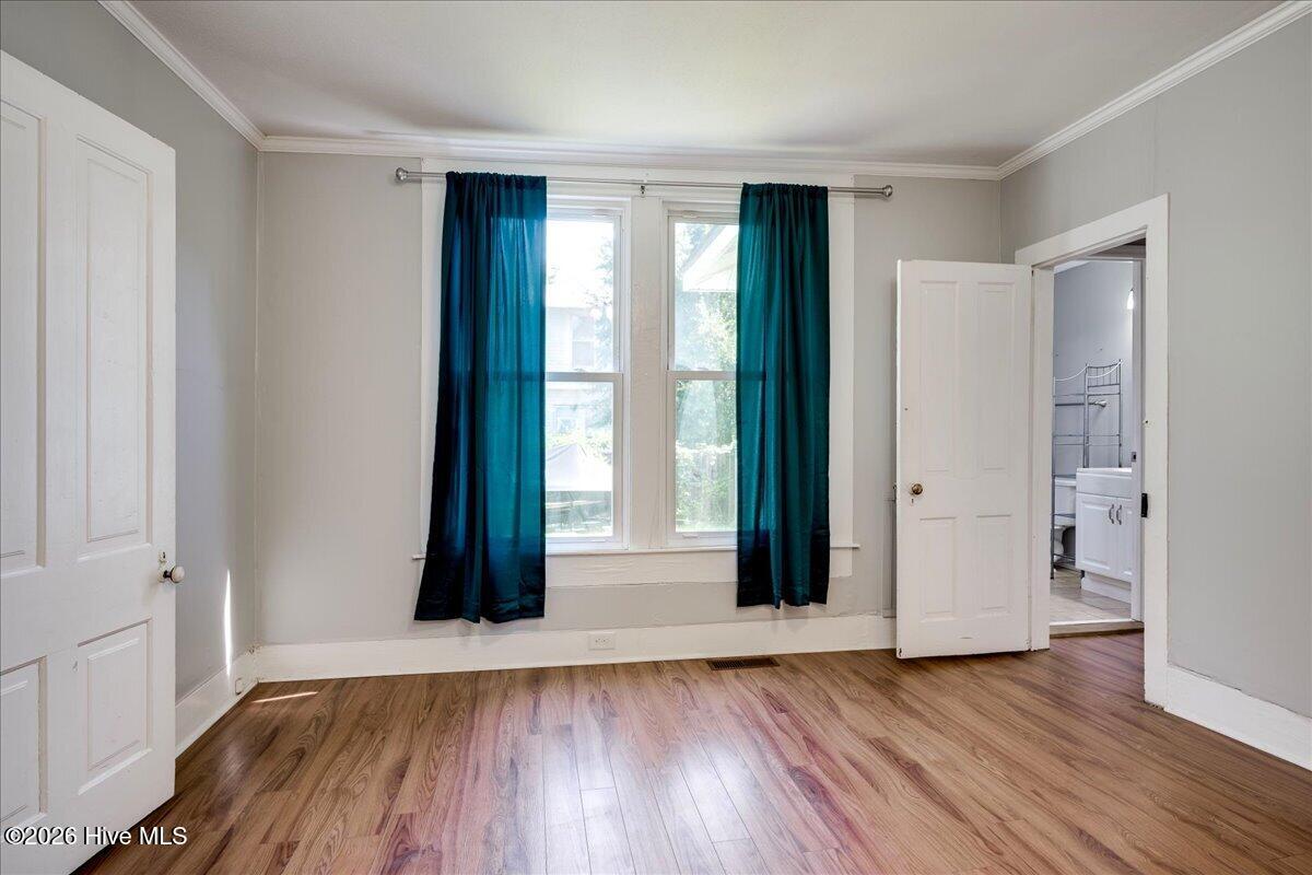 307 W 7th Street Property Photo 28