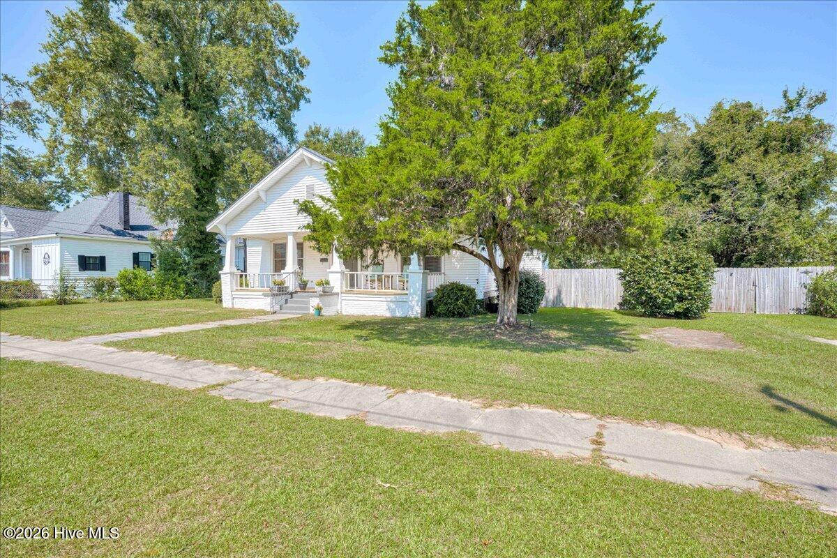 307 W 7th Street Property Photo 32