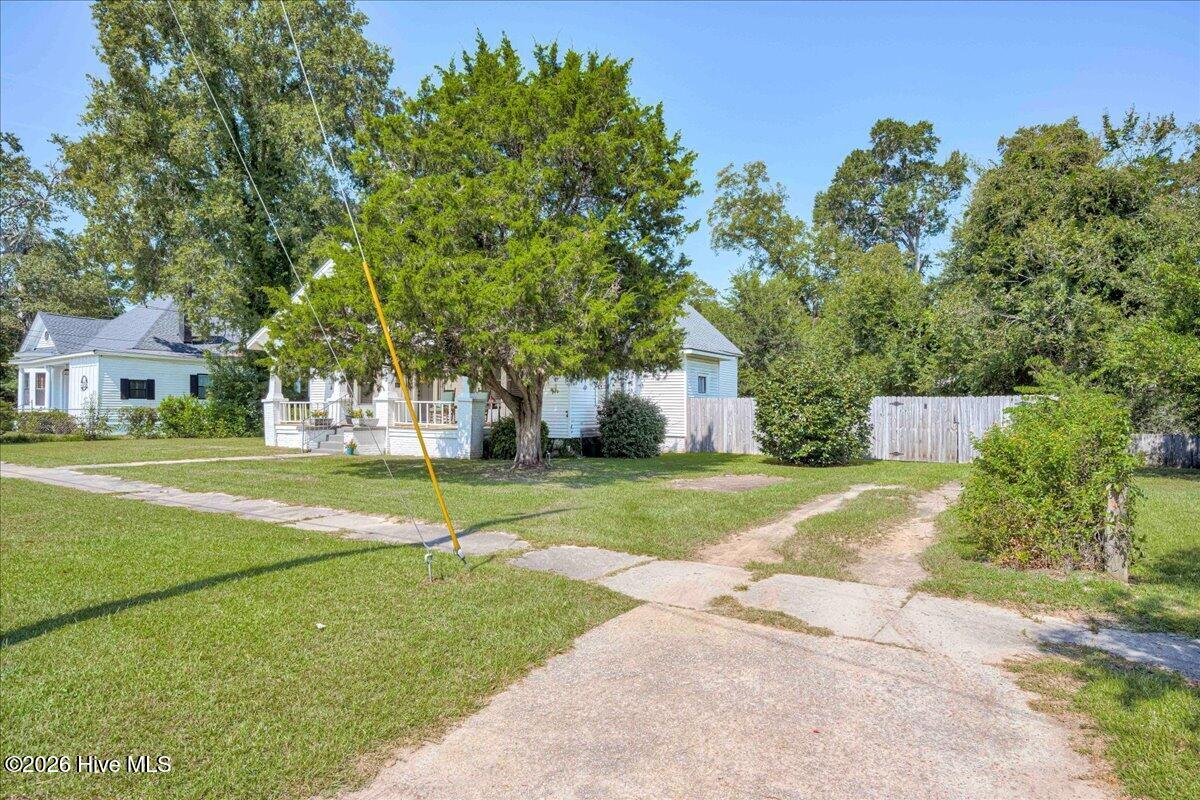 307 W 7th Street Property Photo 40
