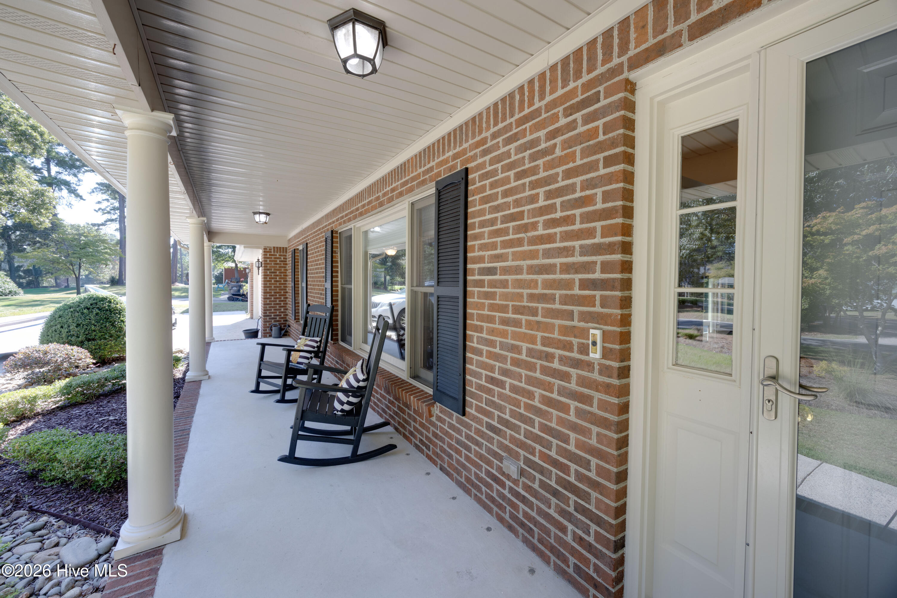 320 S Wedgewood Drive Property Photo 3