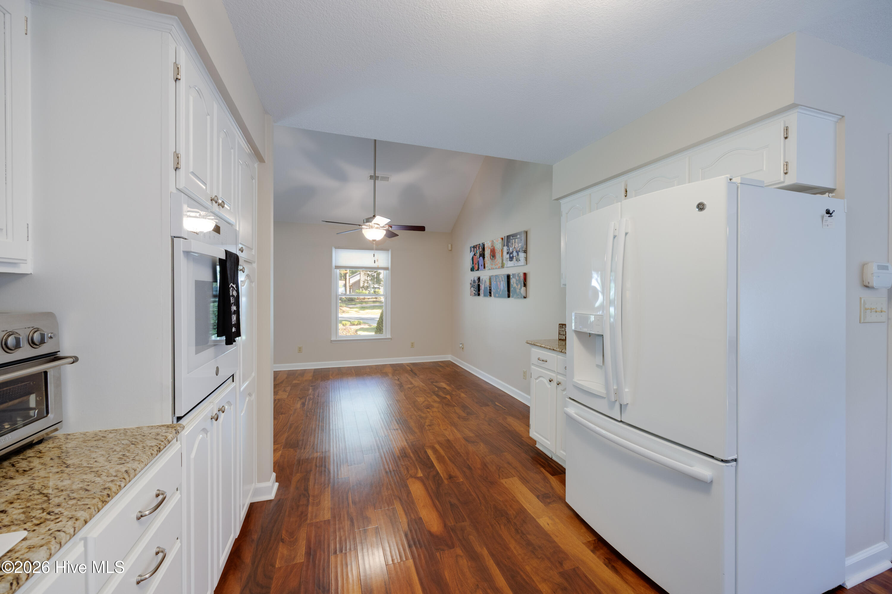 320 S Wedgewood Drive Property Photo 9