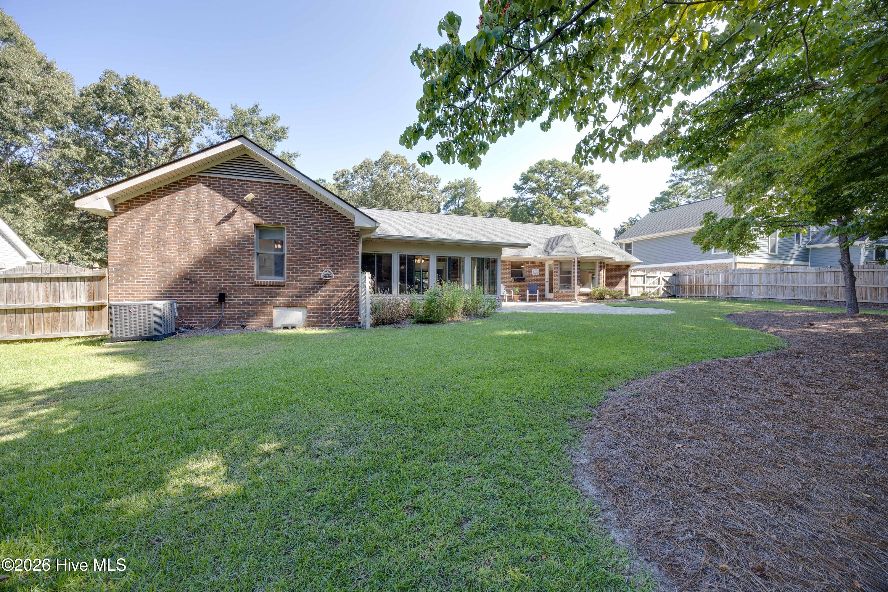 320 S Wedgewood Drive Property Photo 29
