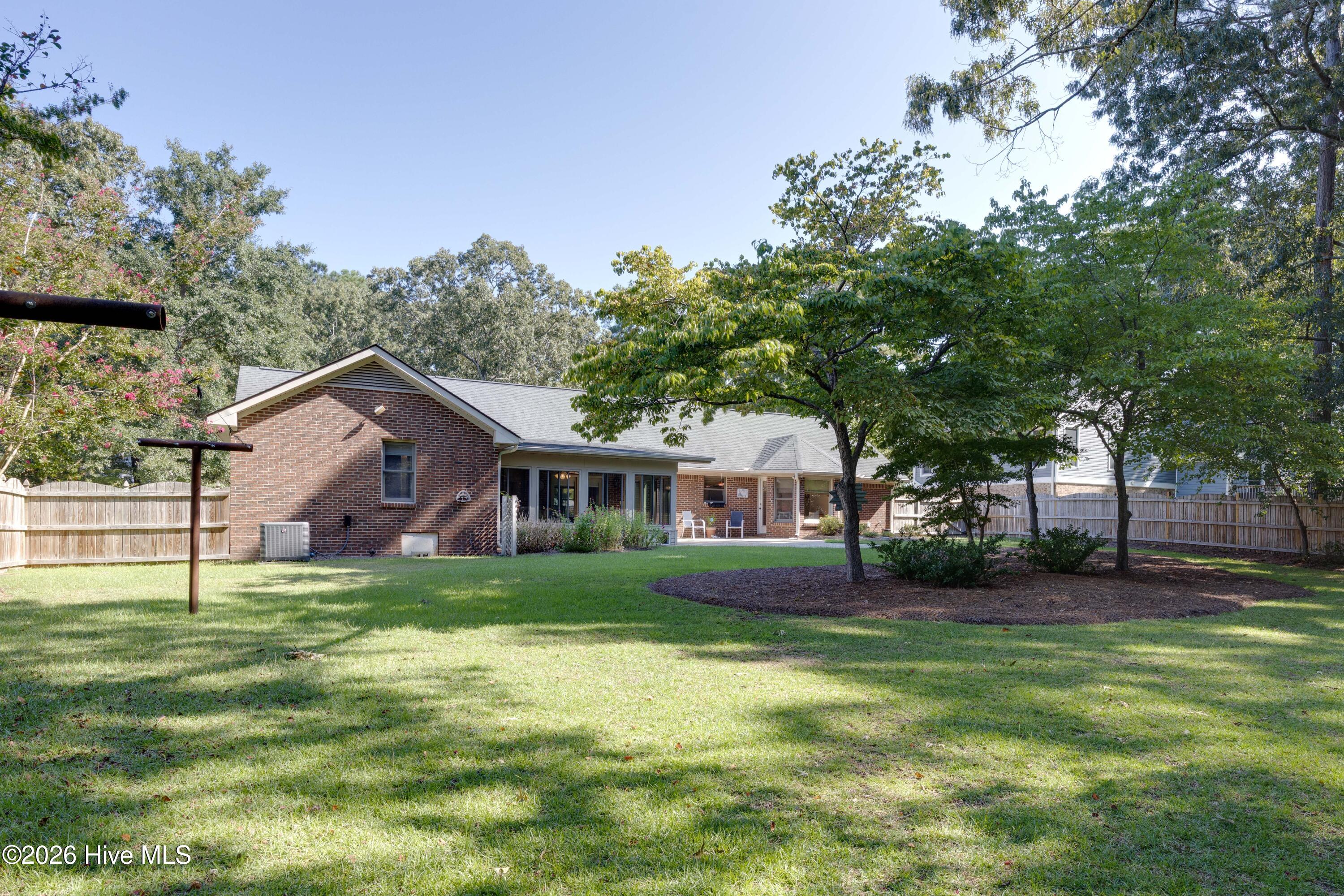 320 S Wedgewood Drive Property Photo 32