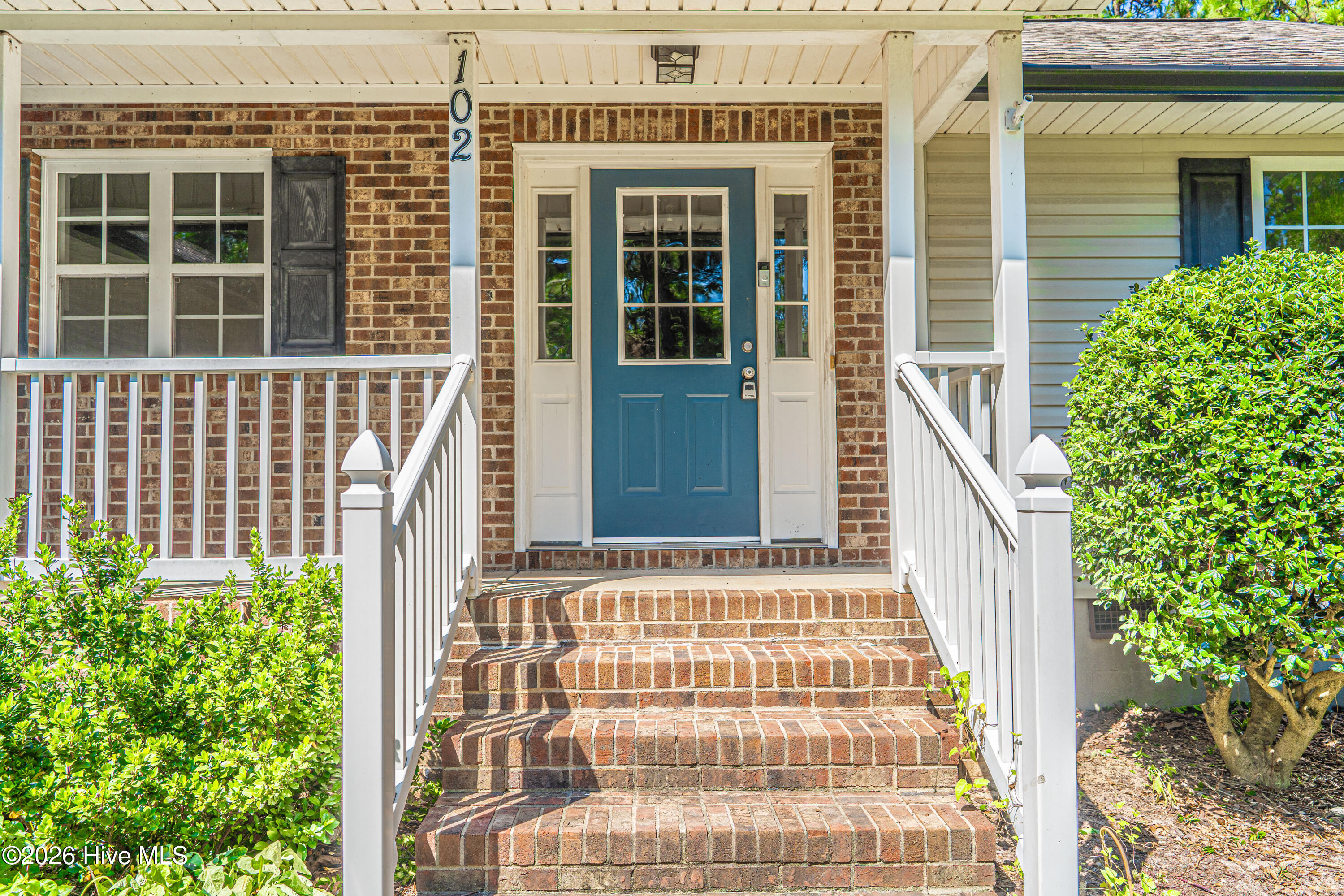 102 Sheffield Lane Property Photo 4