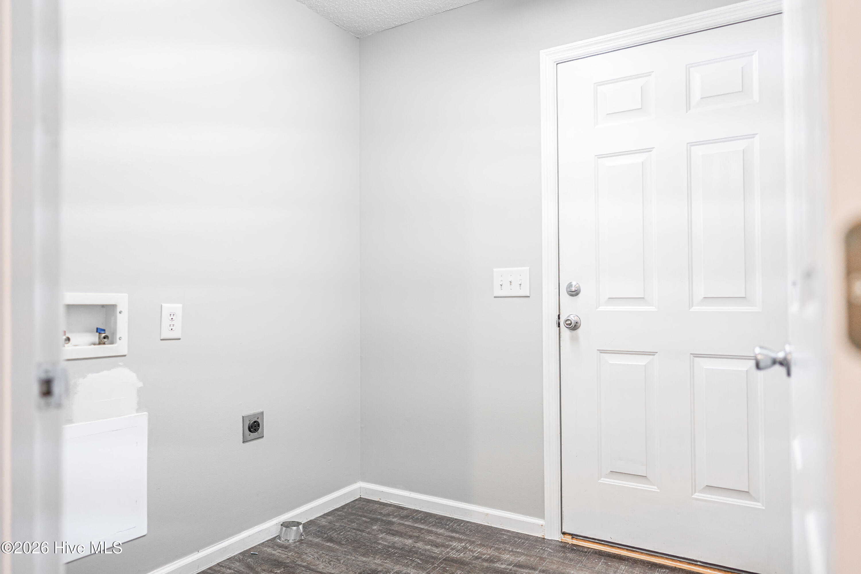 102 Sheffield Lane Property Photo 38