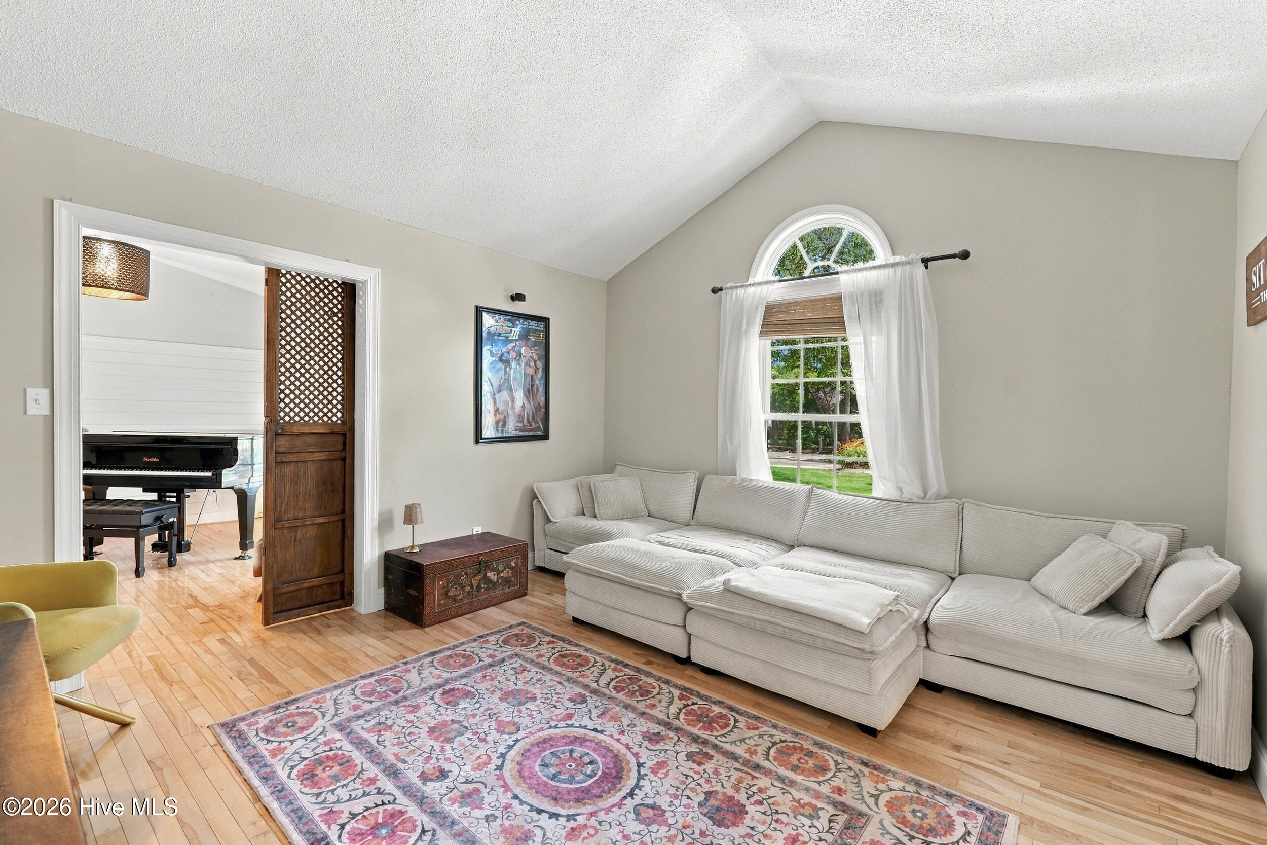 613 Ravenswood Road Property Photo 7