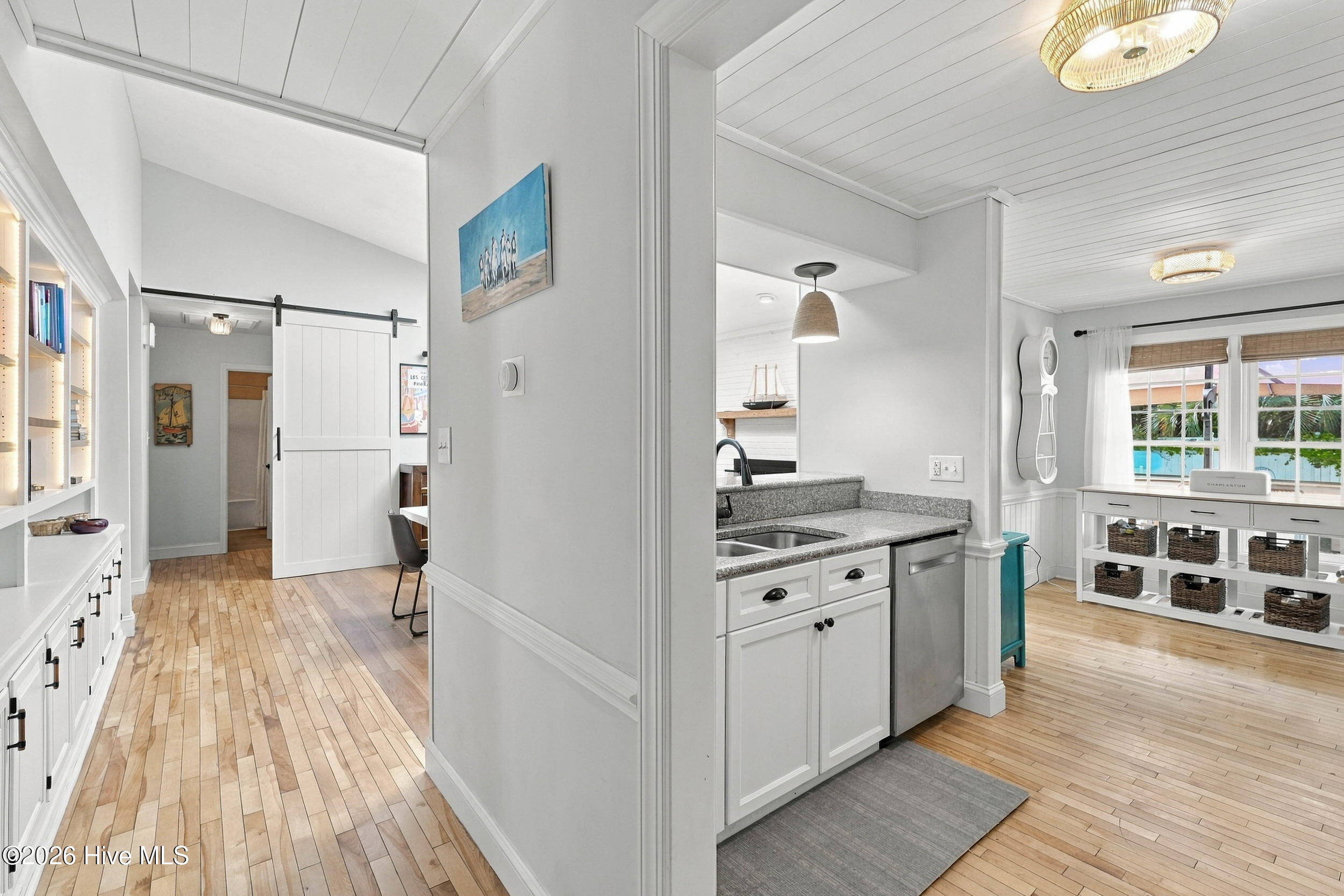 613 Ravenswood Road Property Photo 14