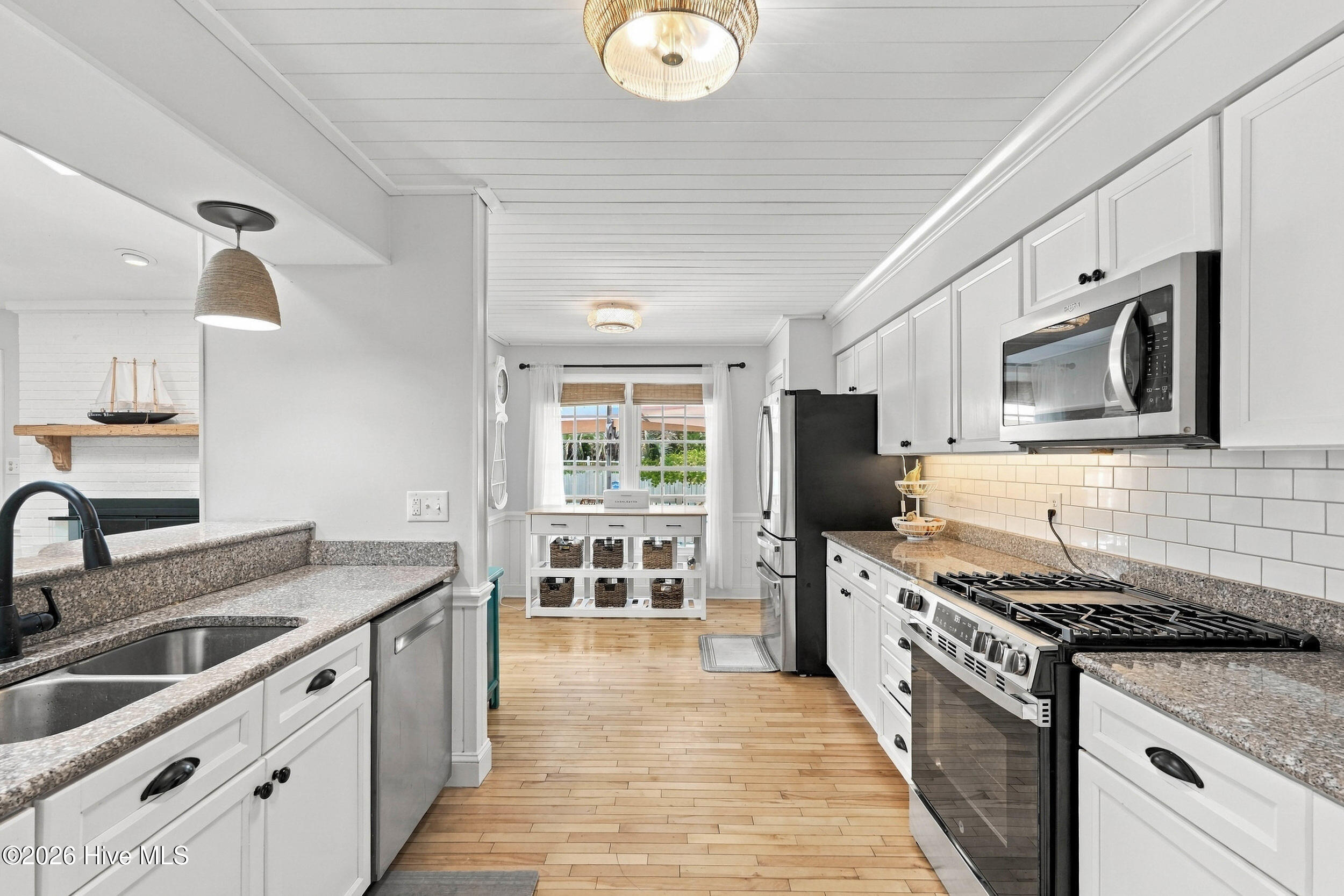 613 Ravenswood Road Property Photo 15