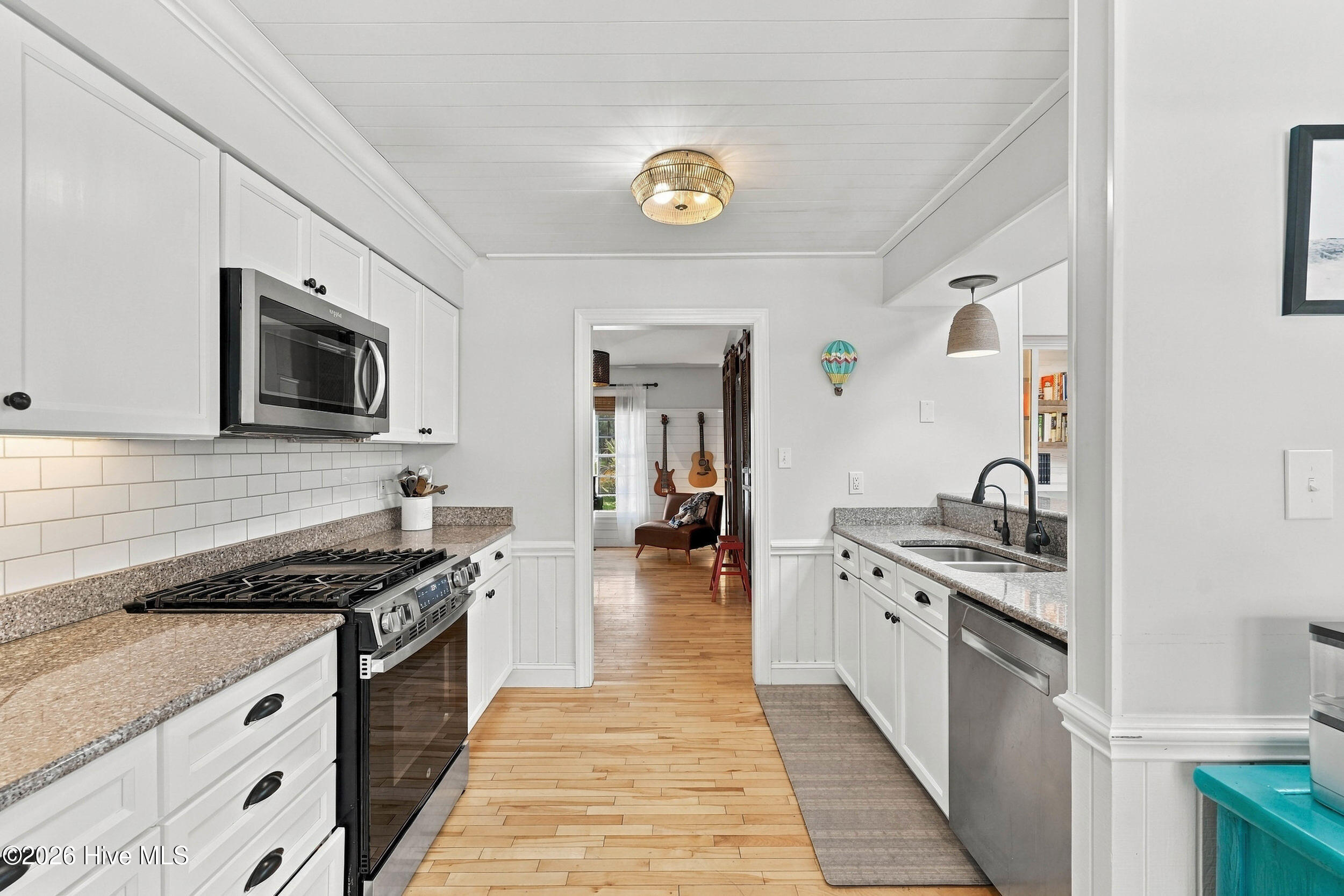 613 Ravenswood Road Property Photo 16