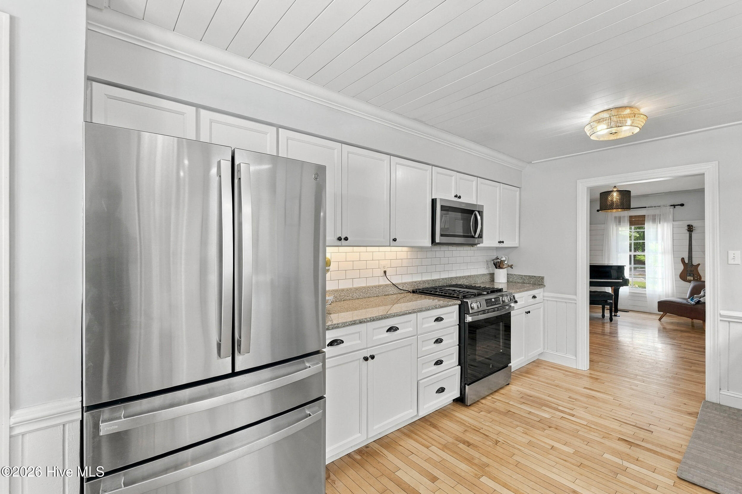 613 Ravenswood Road Property Photo 17