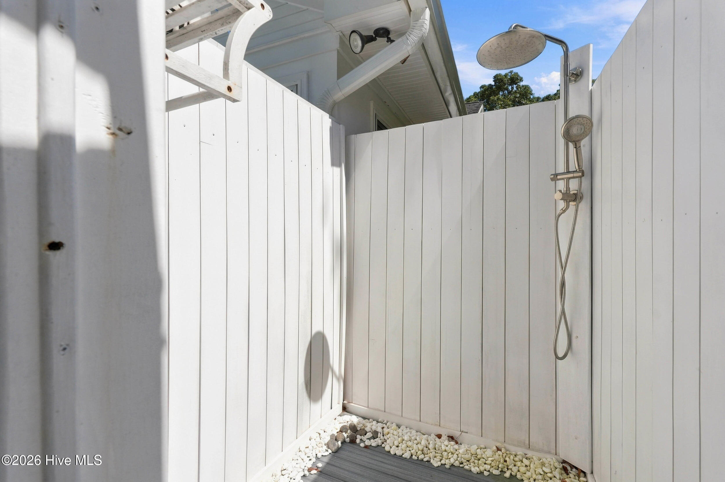 613 Ravenswood Road Property Photo 54