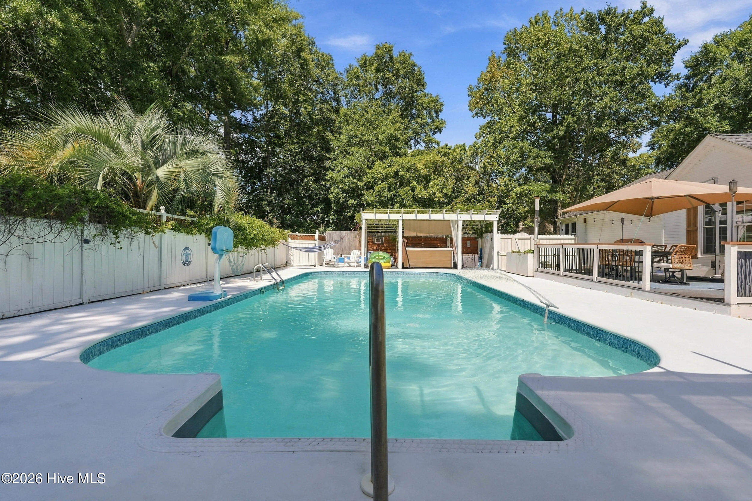 613 Ravenswood Road Property Photo 61
