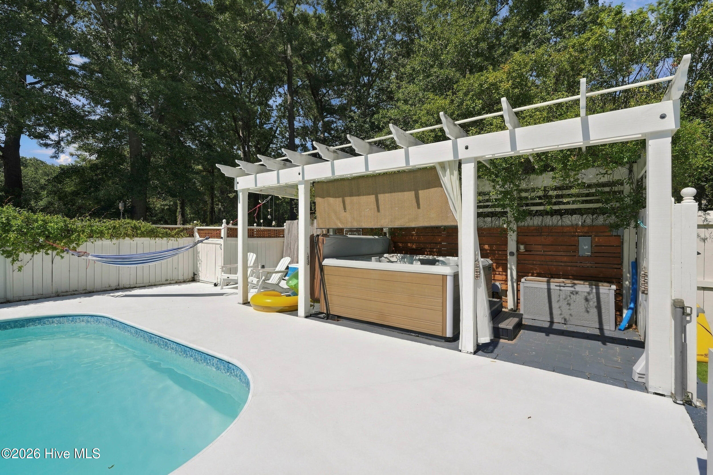 613 Ravenswood Road Property Photo 62