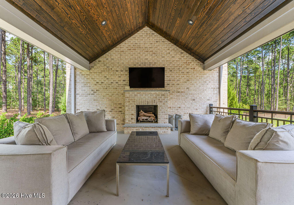 40 Cherry Hill Drive Property Photo 83