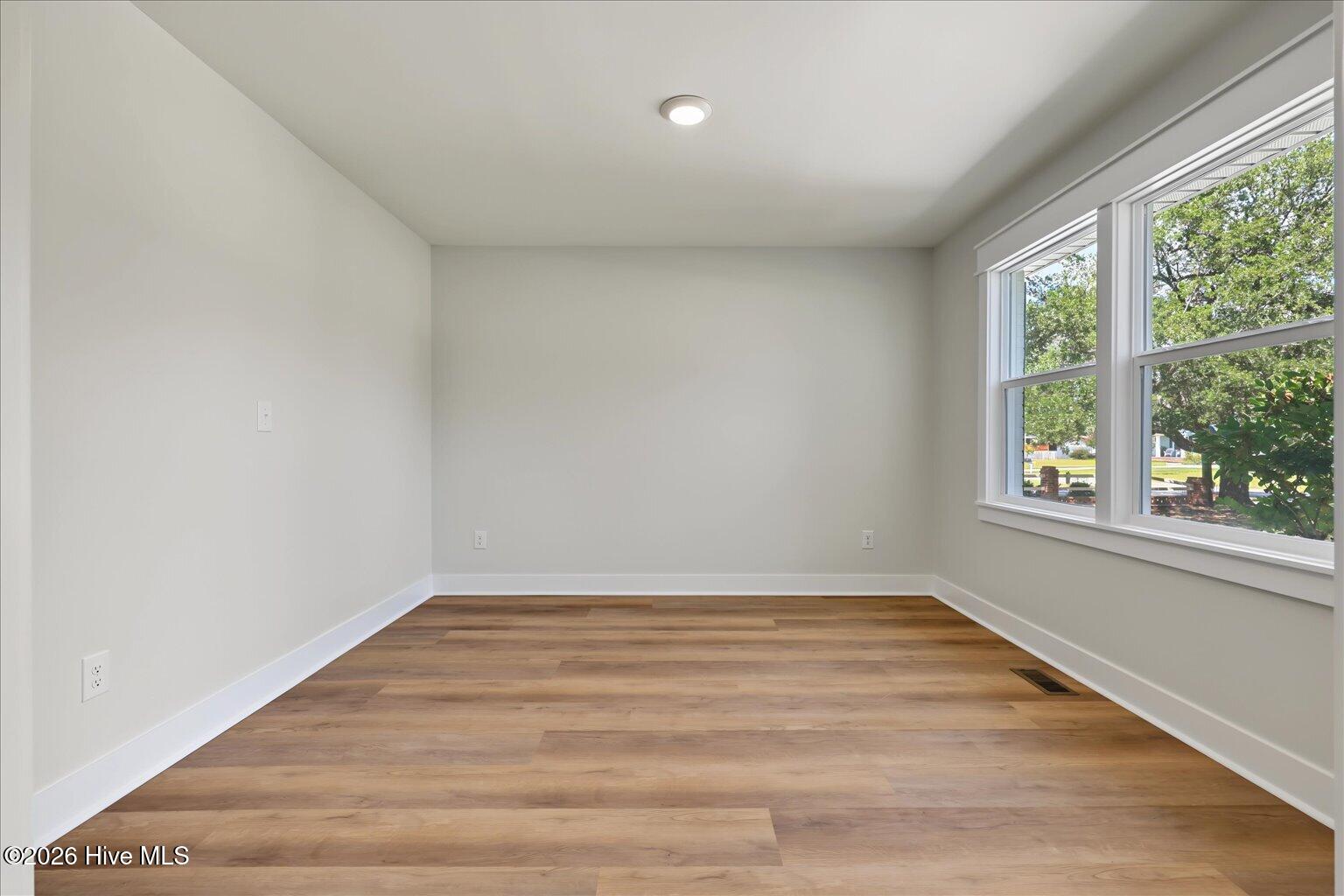 345 Scottsdale Drive Property Photo 6