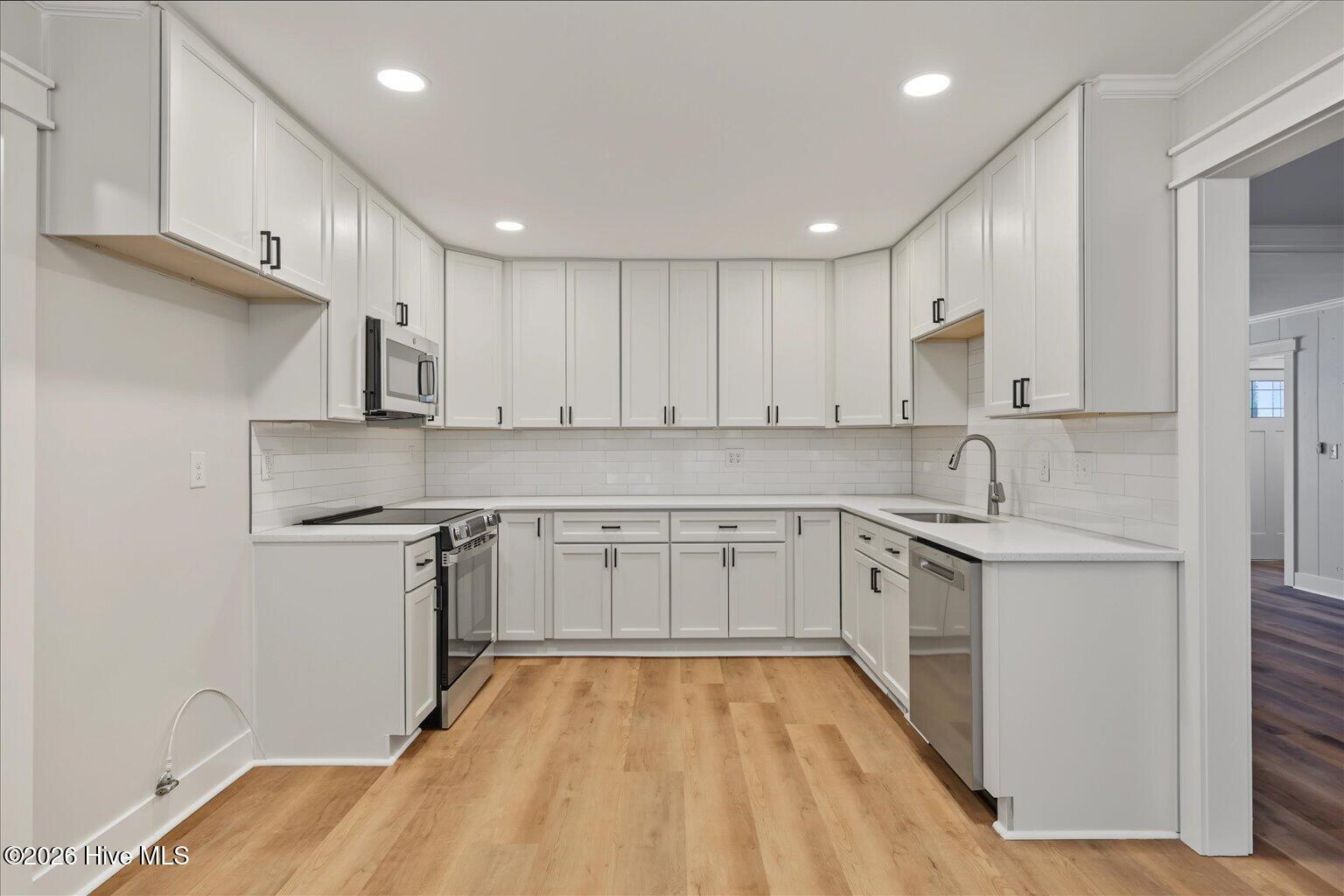 345 Scottsdale Drive Property Photo 14