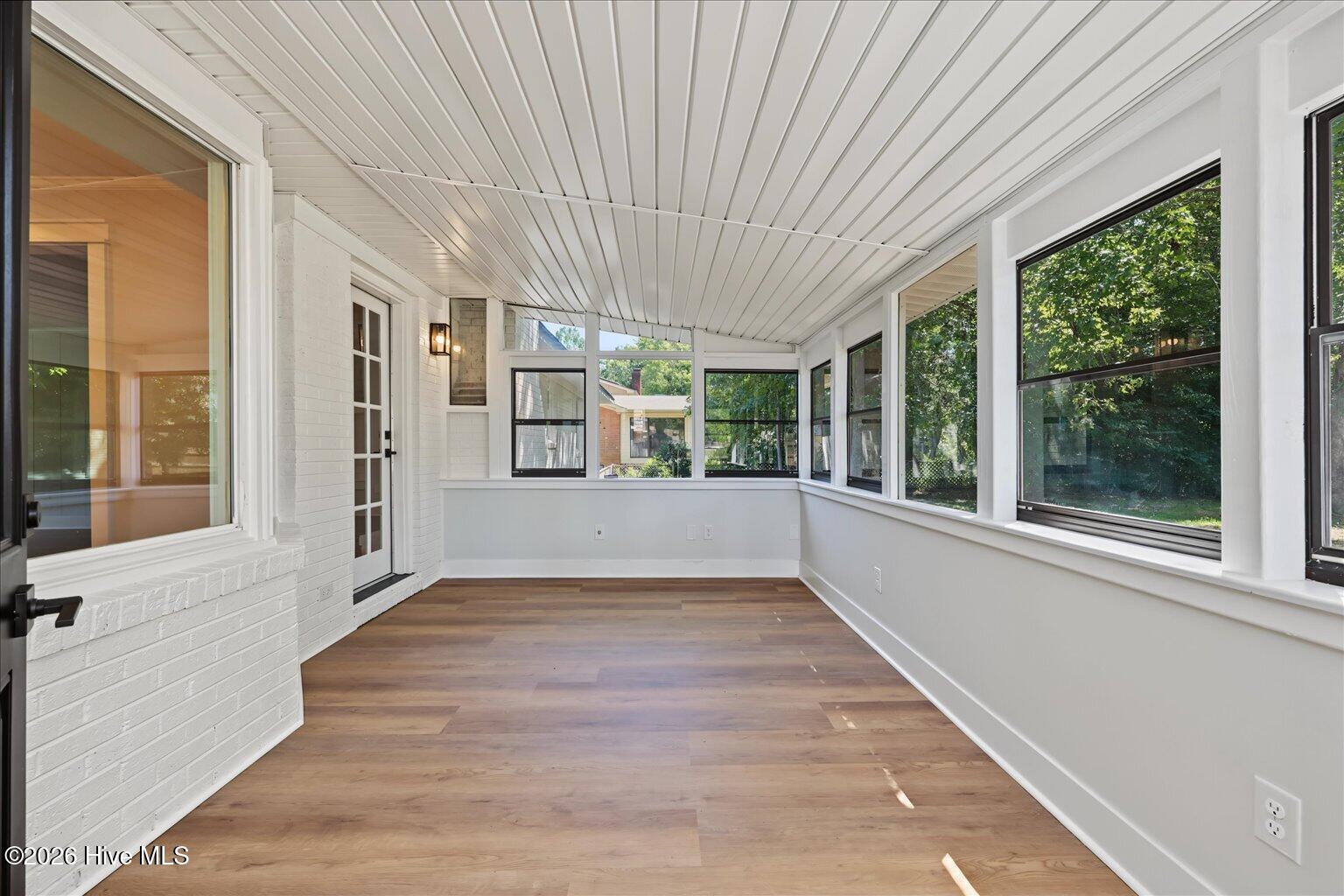 345 Scottsdale Drive Property Photo 30