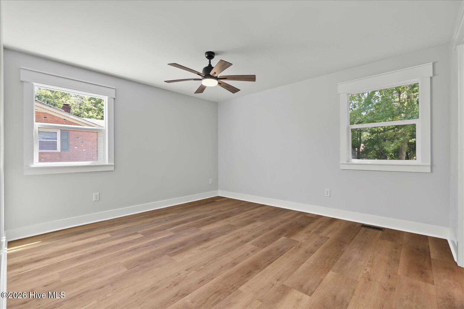 345 Scottsdale Drive Property Photo 31
