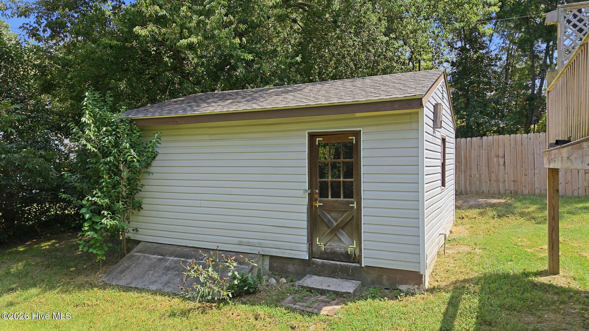 612 Eastern Avenue Property Photo 5