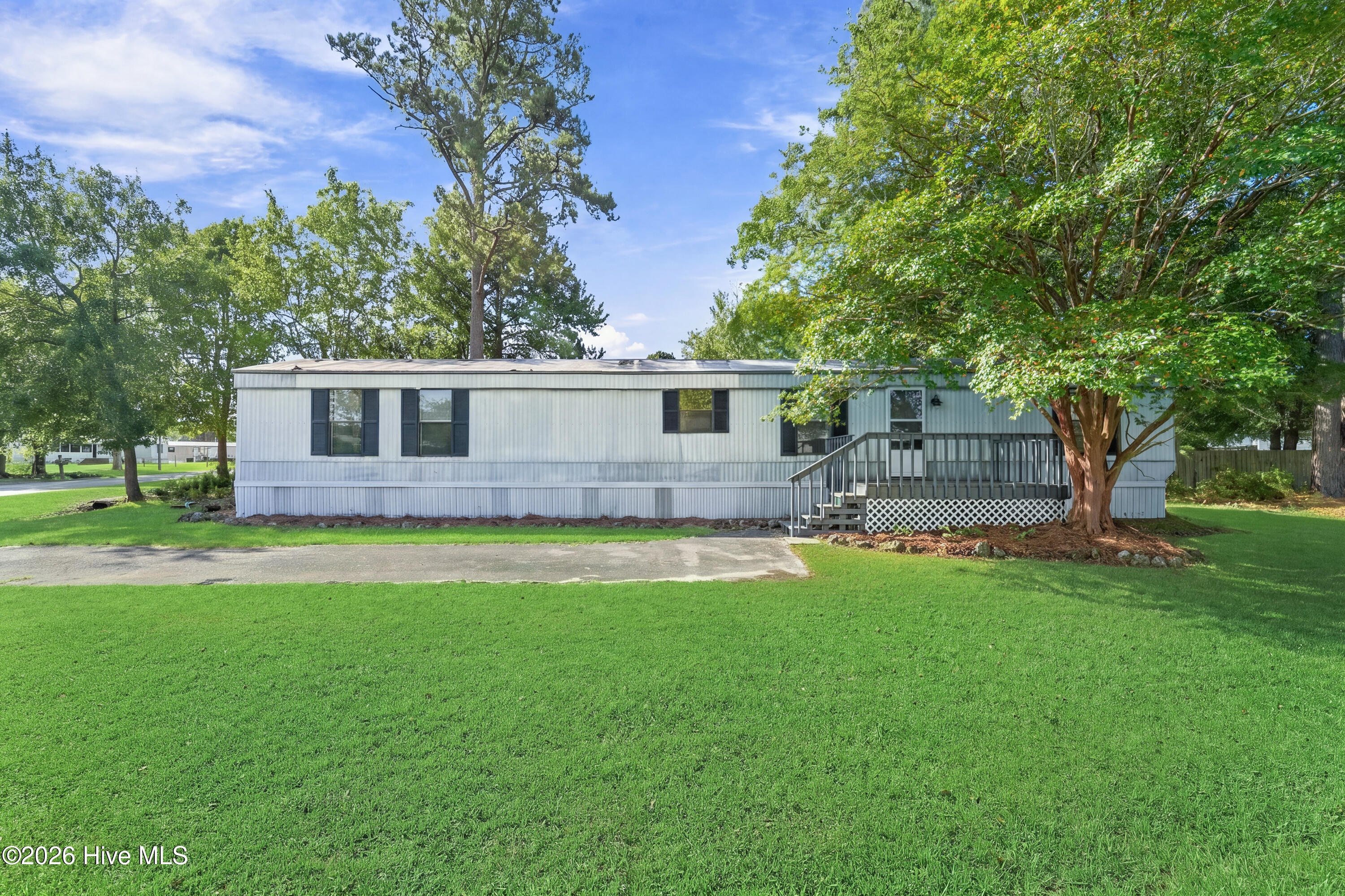 125 Seashore Drive Property Photo 1
