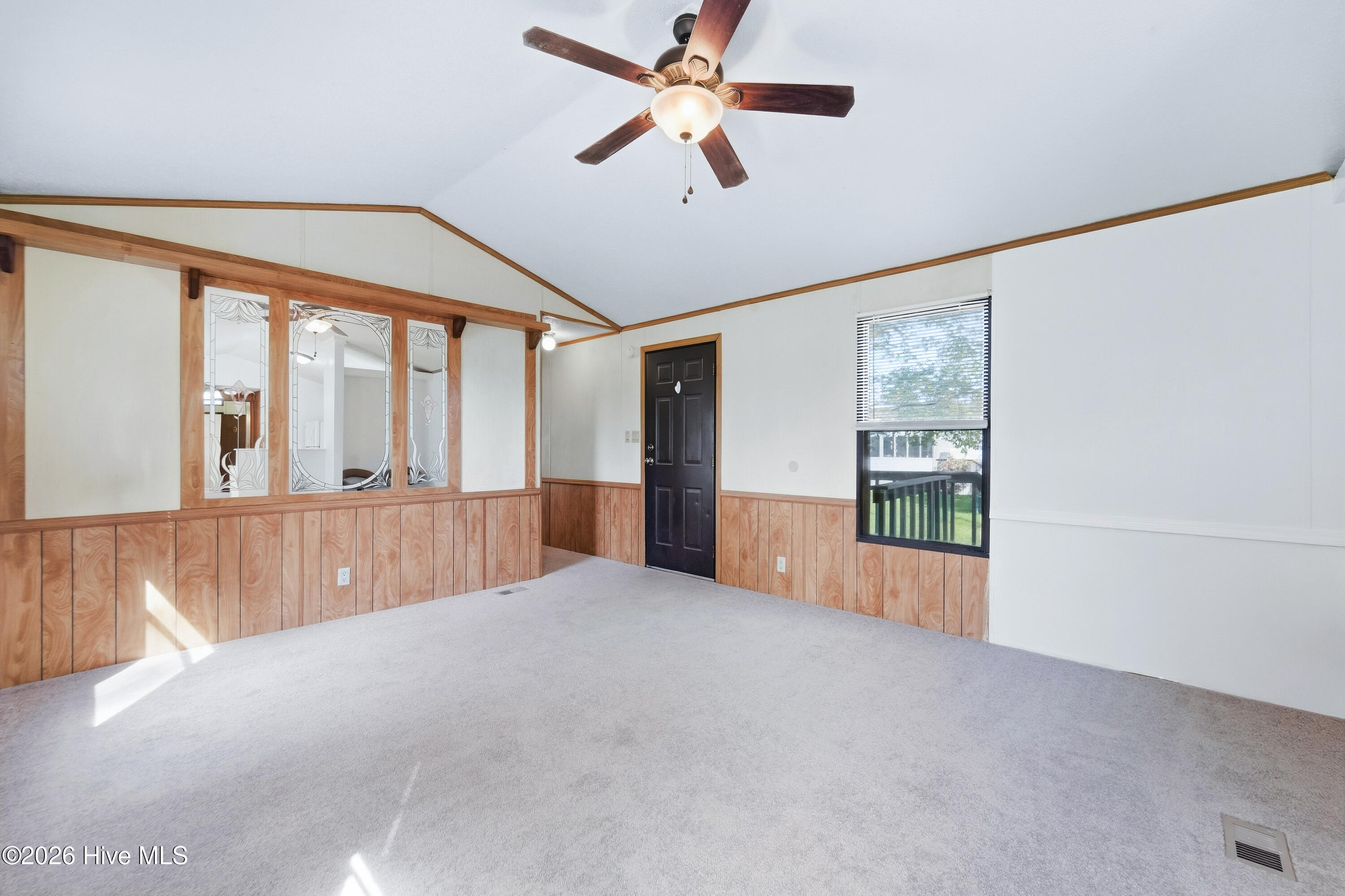 125 Seashore Drive Property Photo 4