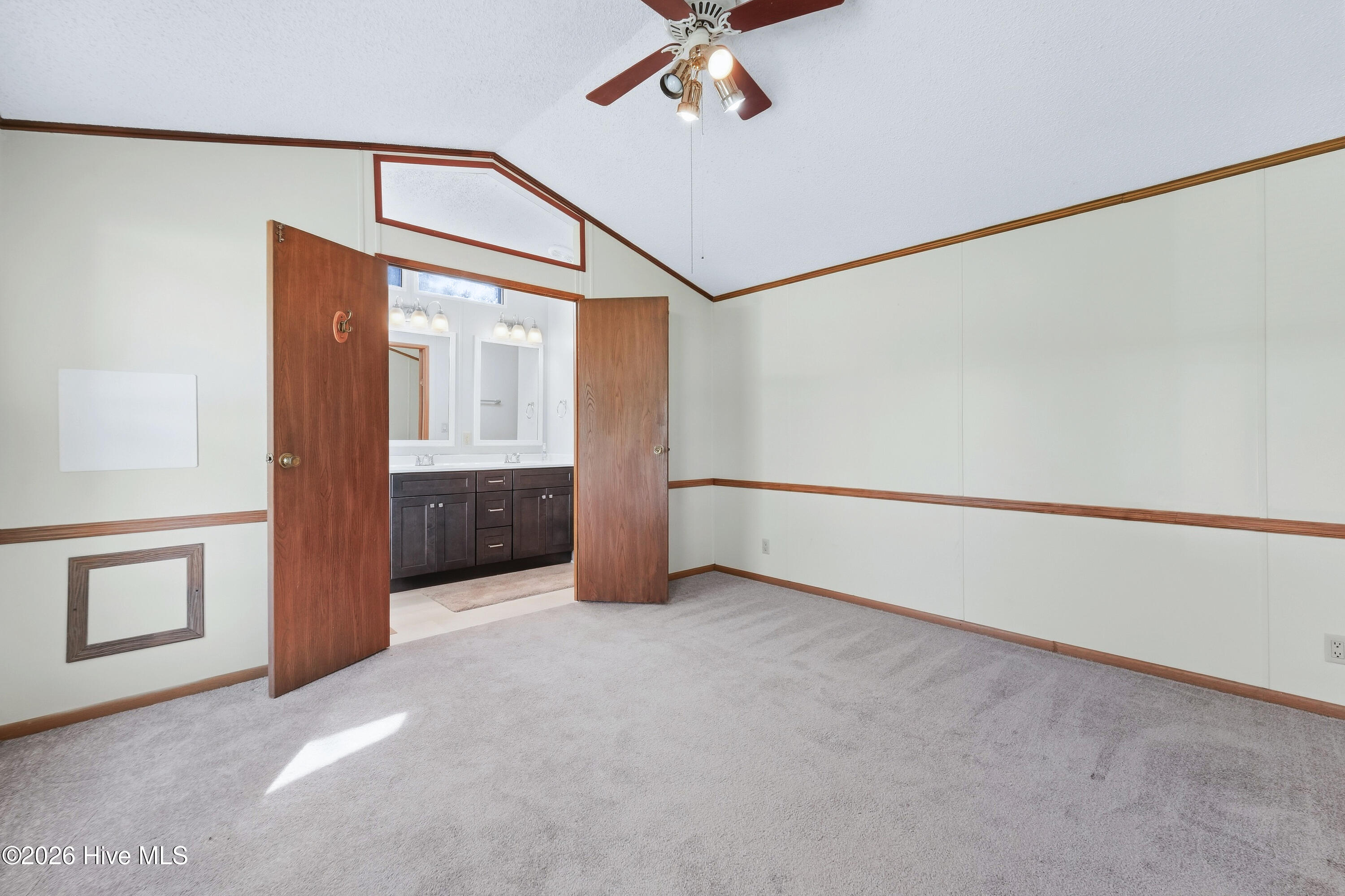 125 Seashore Drive Property Photo 7