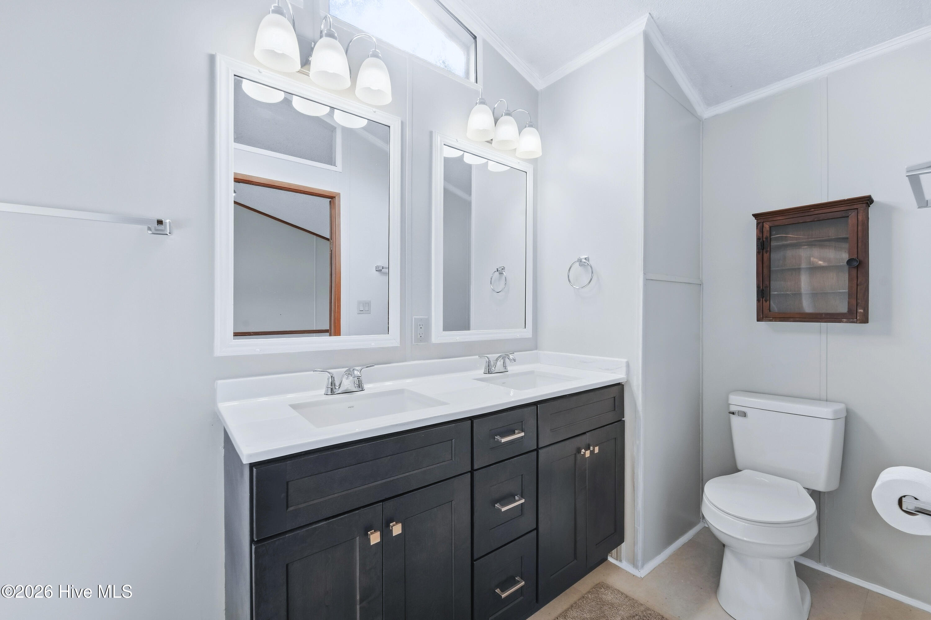 125 Seashore Drive Property Photo 9