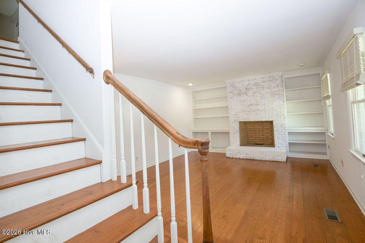 360 Spring Lake Drive Property Photo 4