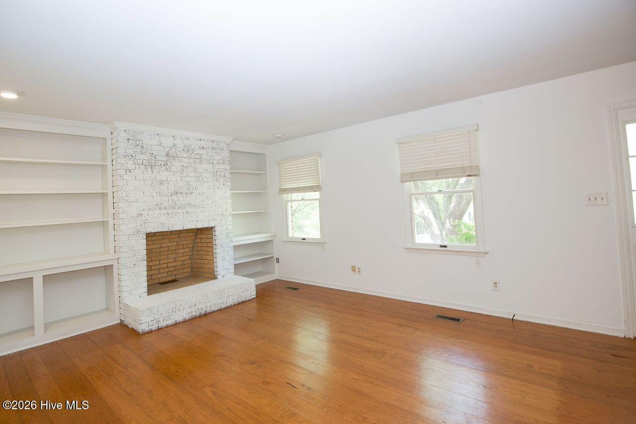 360 Spring Lake Drive Property Photo 5