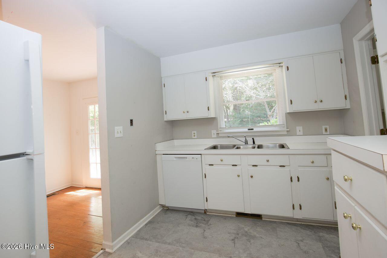 360 Spring Lake Drive Property Photo 15