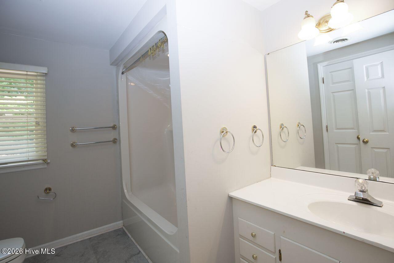 360 Spring Lake Drive Property Photo 32
