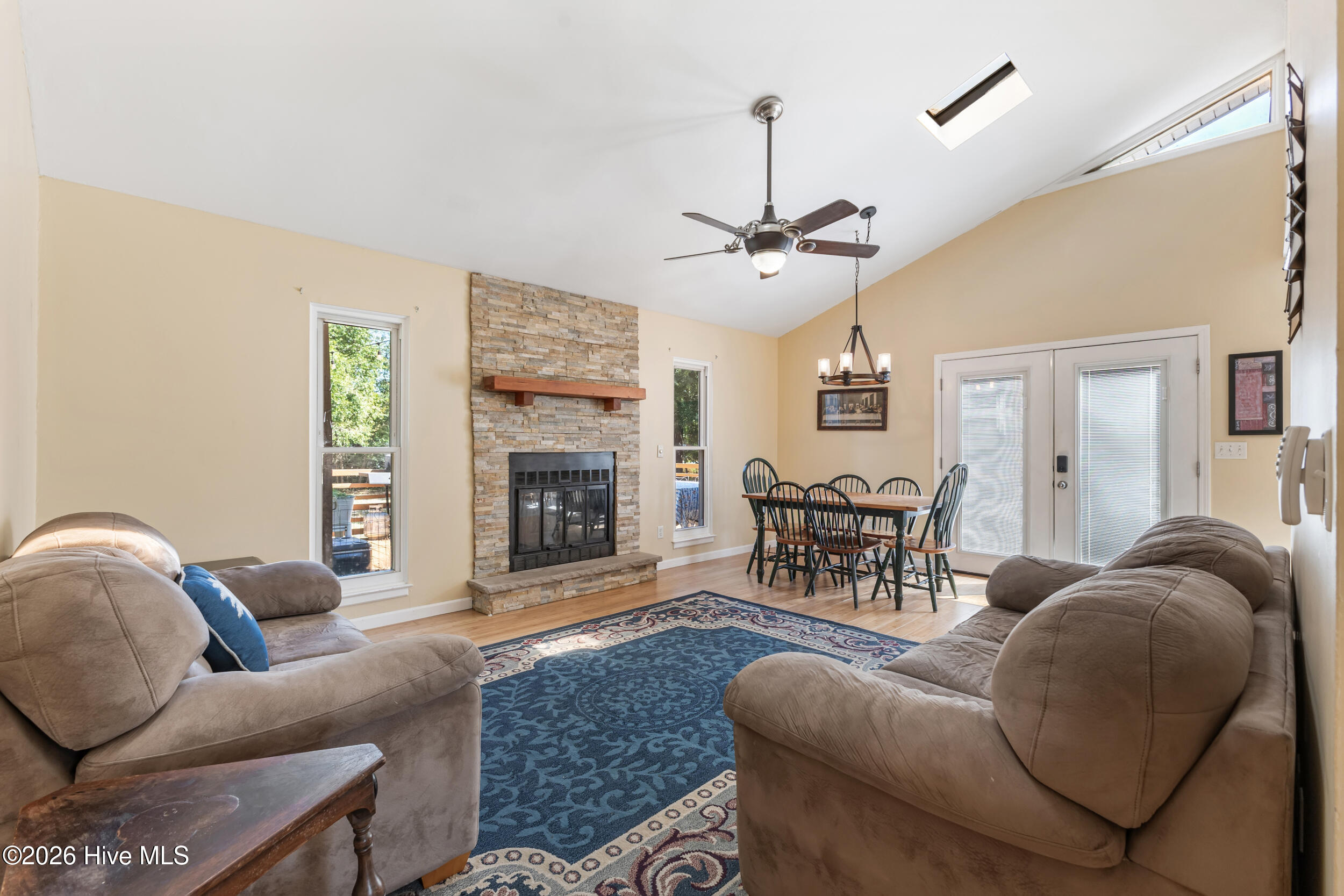 327 Green Meadows Drive Property Photo 8