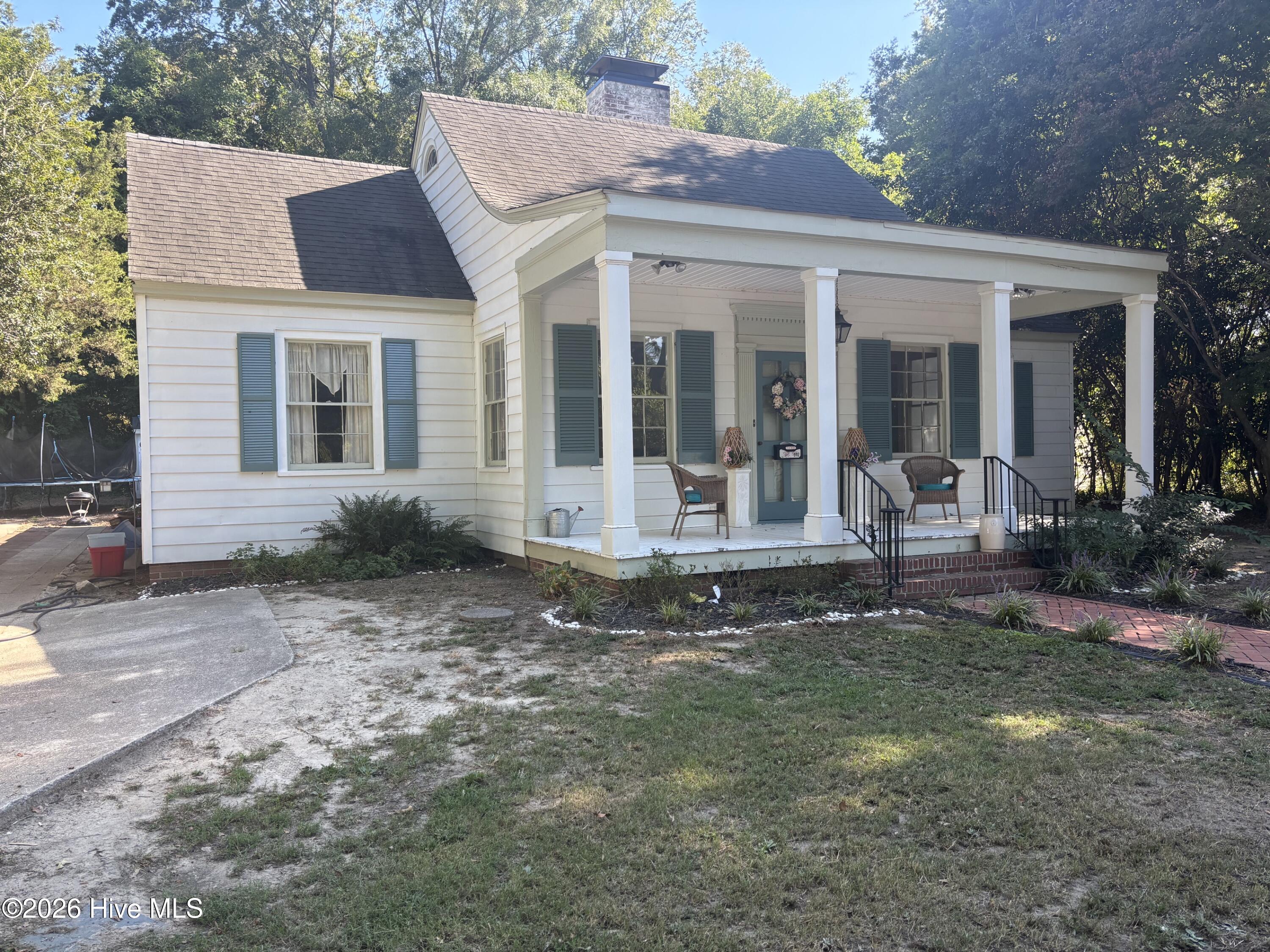 112 Raleigh Road Parkway N Property Photo 1