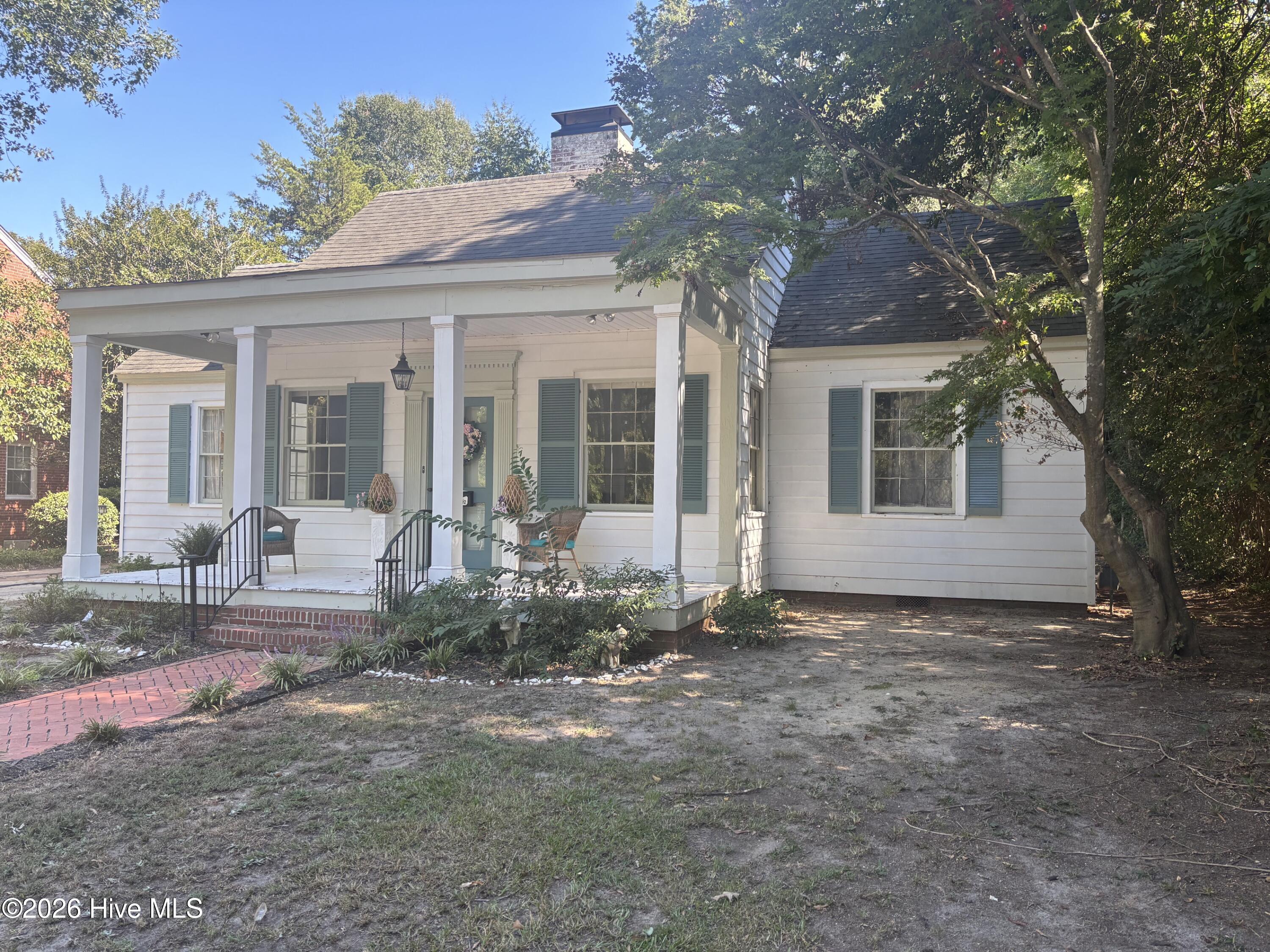 112 Raleigh Road Parkway N Property Photo 2