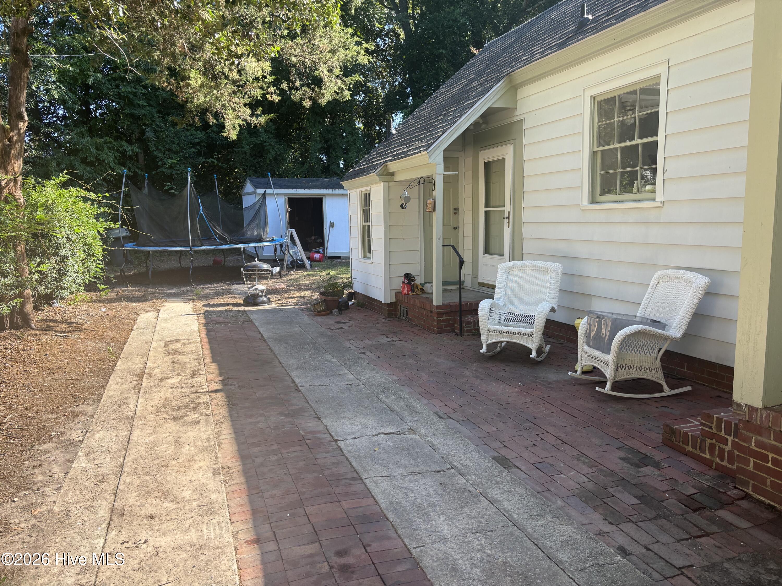112 Raleigh Road Parkway N Property Photo 4