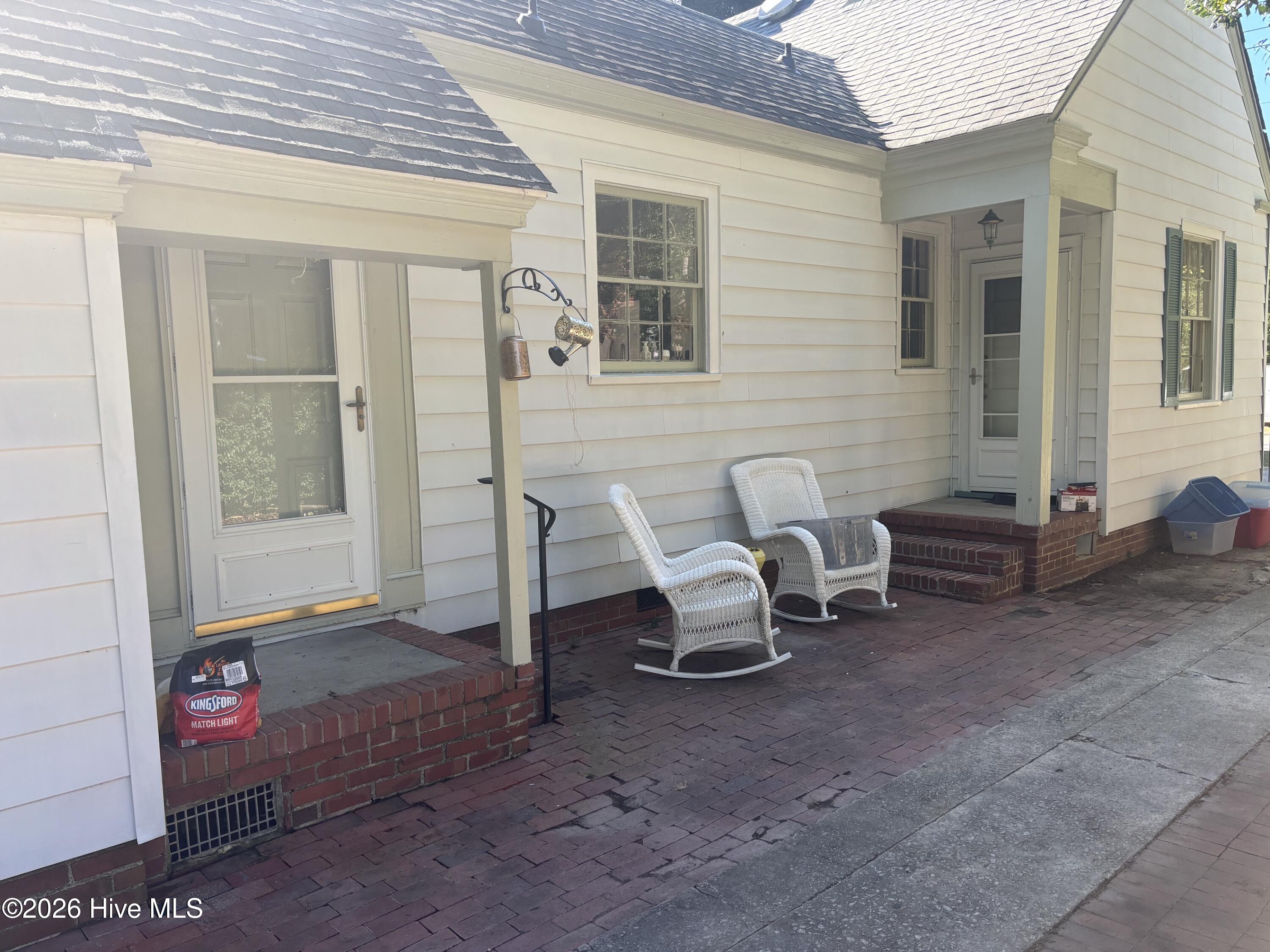 112 Raleigh Road Parkway N Property Photo 6